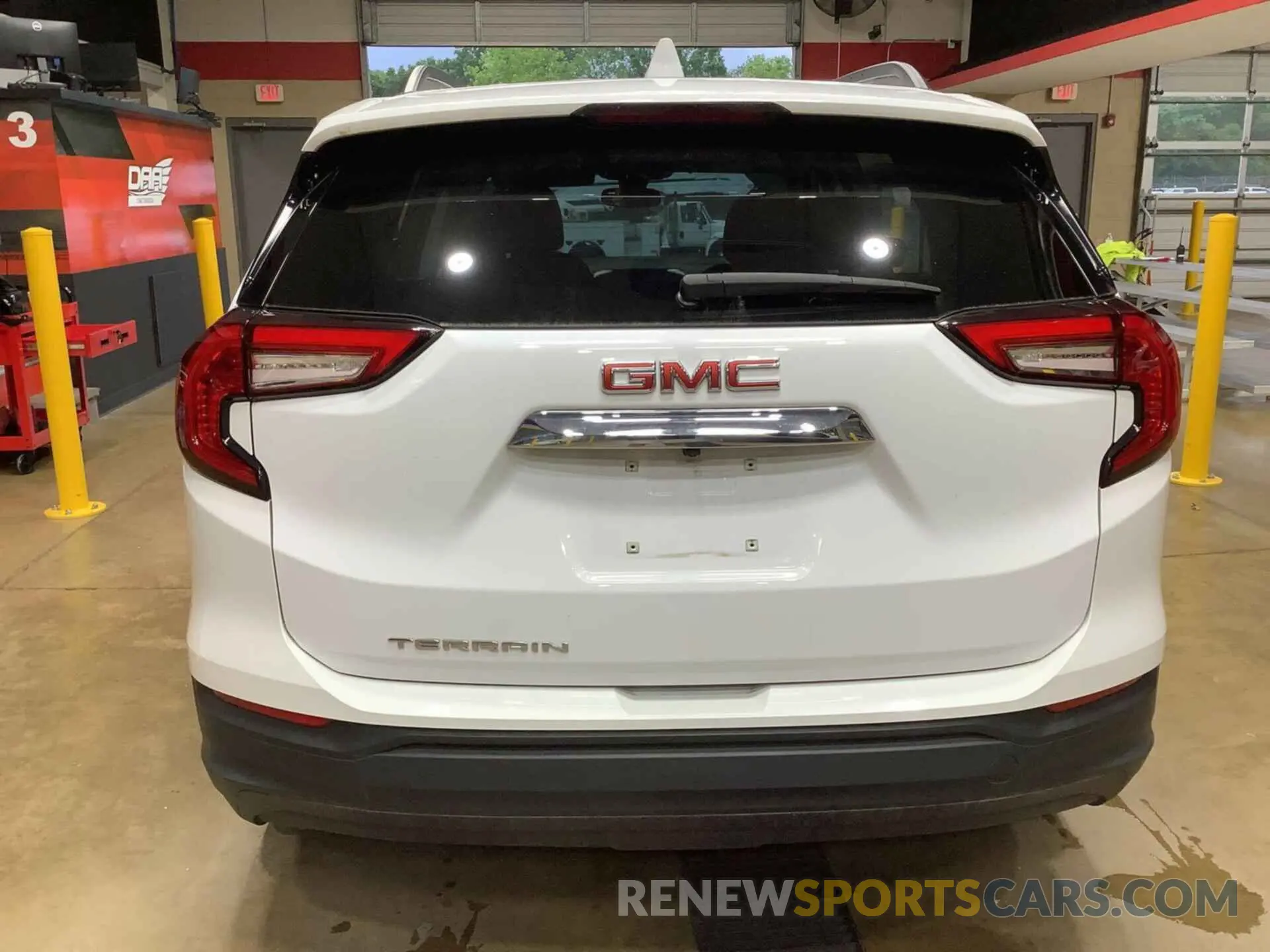 4 Фотография поврежденного автомобиля 3GKALMEG9PL180945 GMC TERRAIN 2023