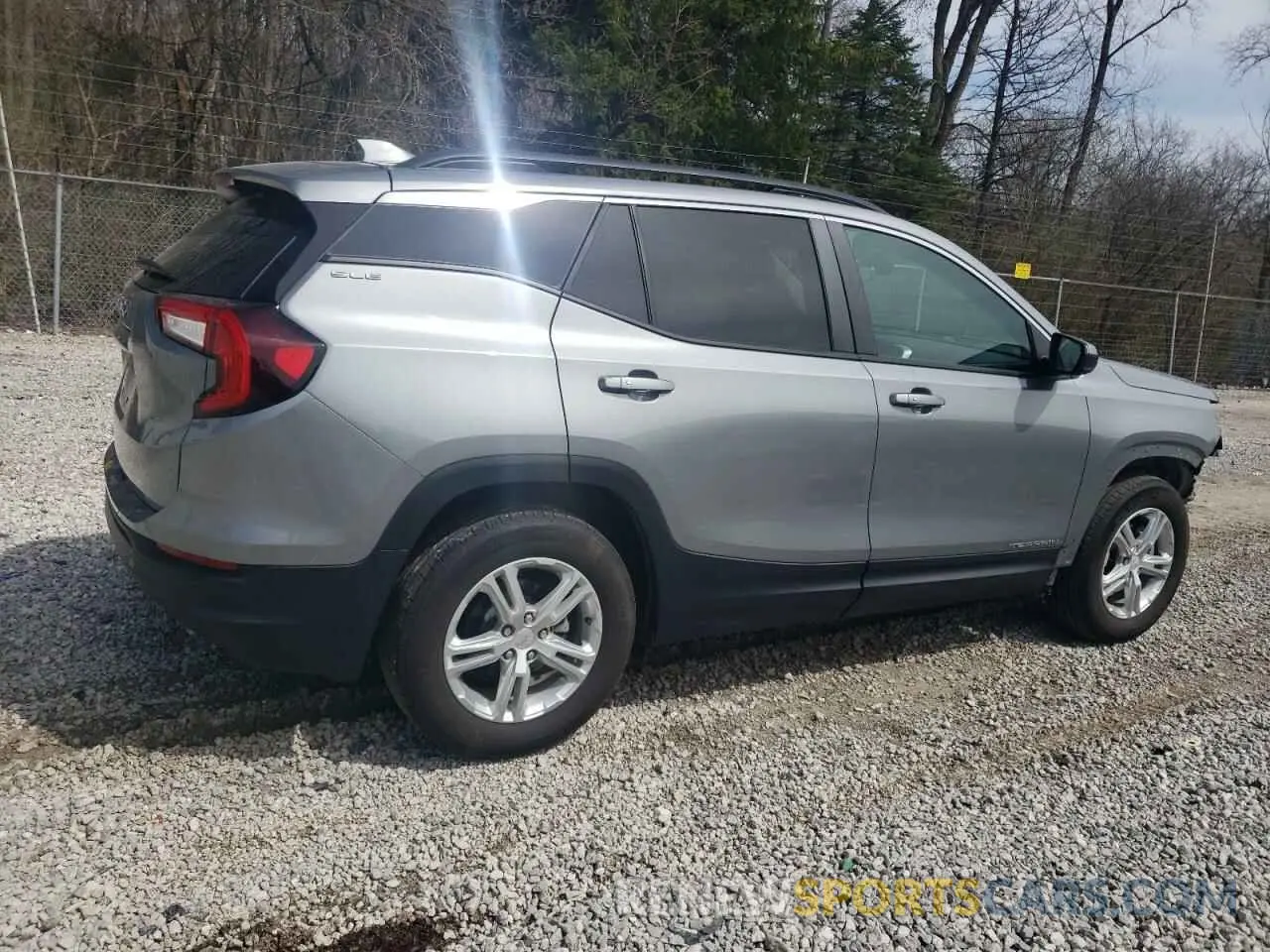 3 Фотография поврежденного автомобиля 3GKALMEG9PL201440 GMC TERRAIN 2023