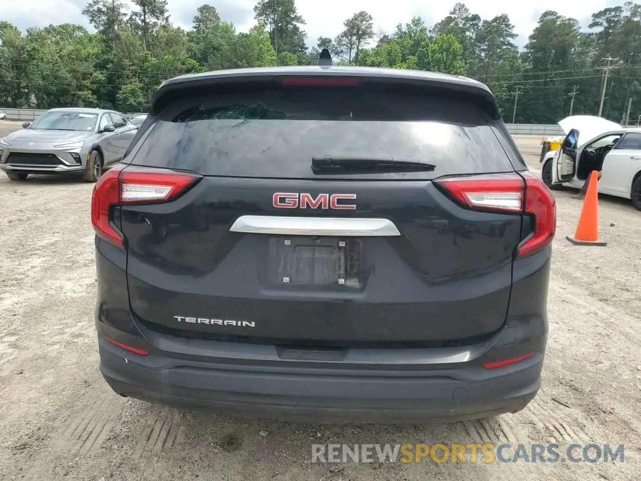 6 Photograph of a damaged car 3GKALMEGXPL242109 GMC TERRAIN 2023