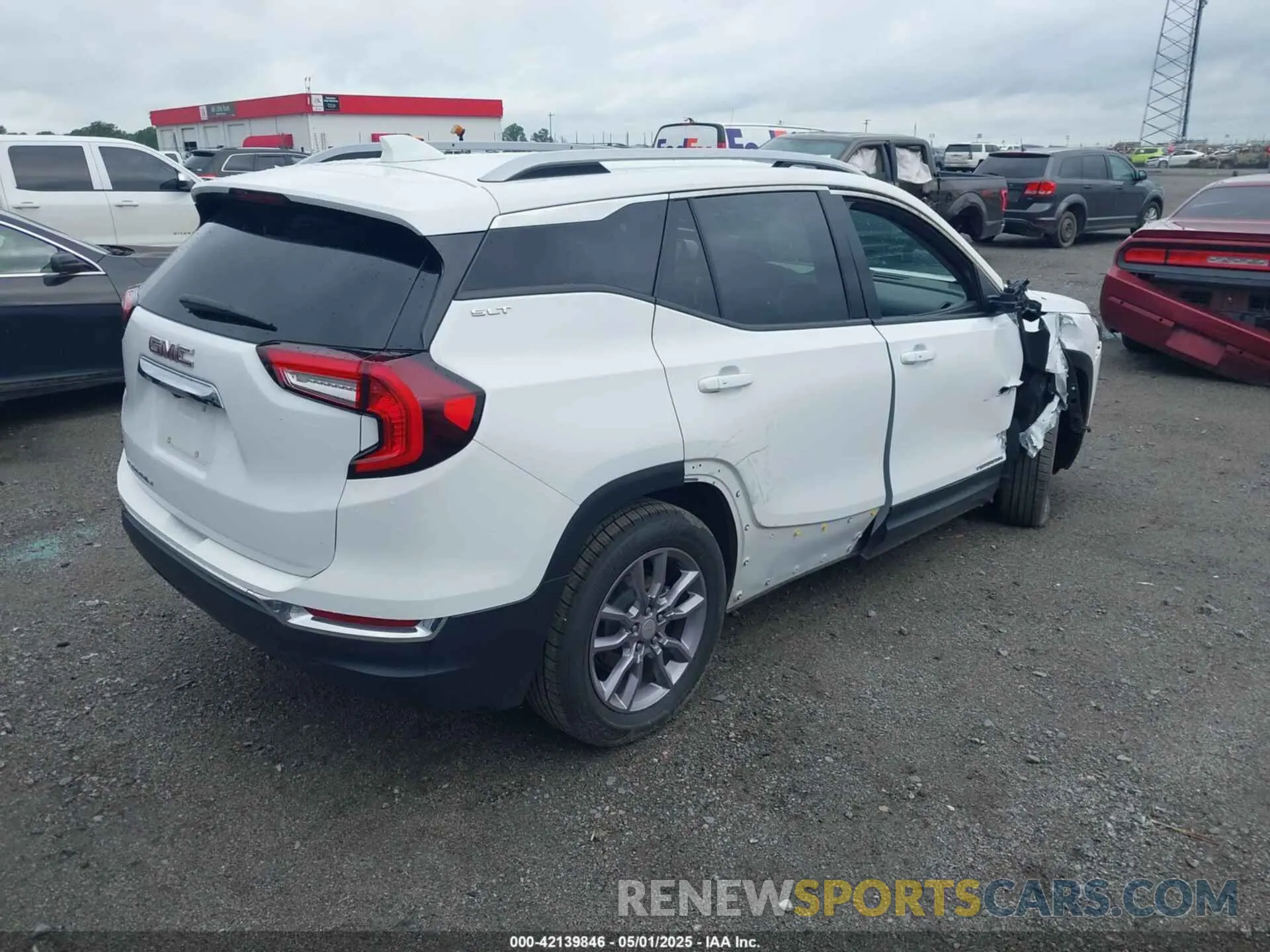 4 Photograph of a damaged car 3GKALPEG2PL152535 GMC TERRAIN 2023