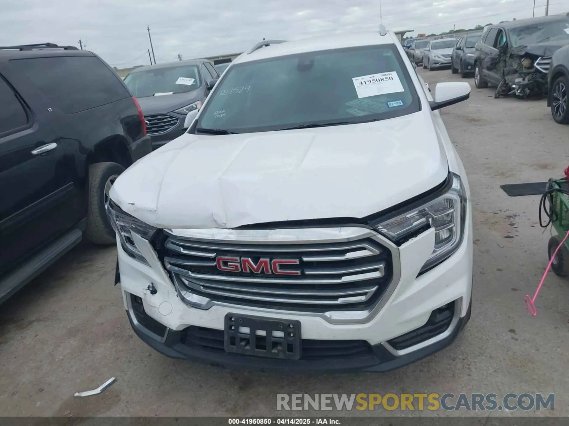 12 Photograph of a damaged car 3GKALPEG2PL259052 GMC TERRAIN 2023