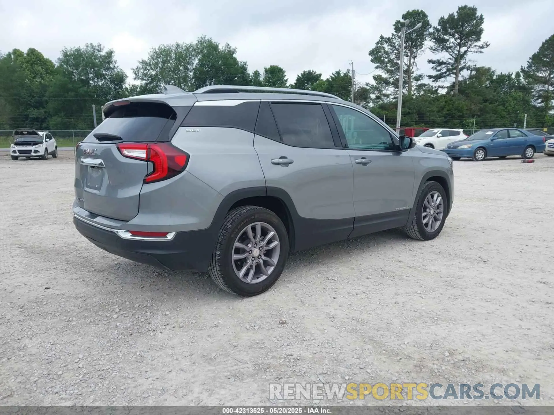 4 Photograph of a damaged car 3GKALPEG3PL248951 GMC TERRAIN 2023