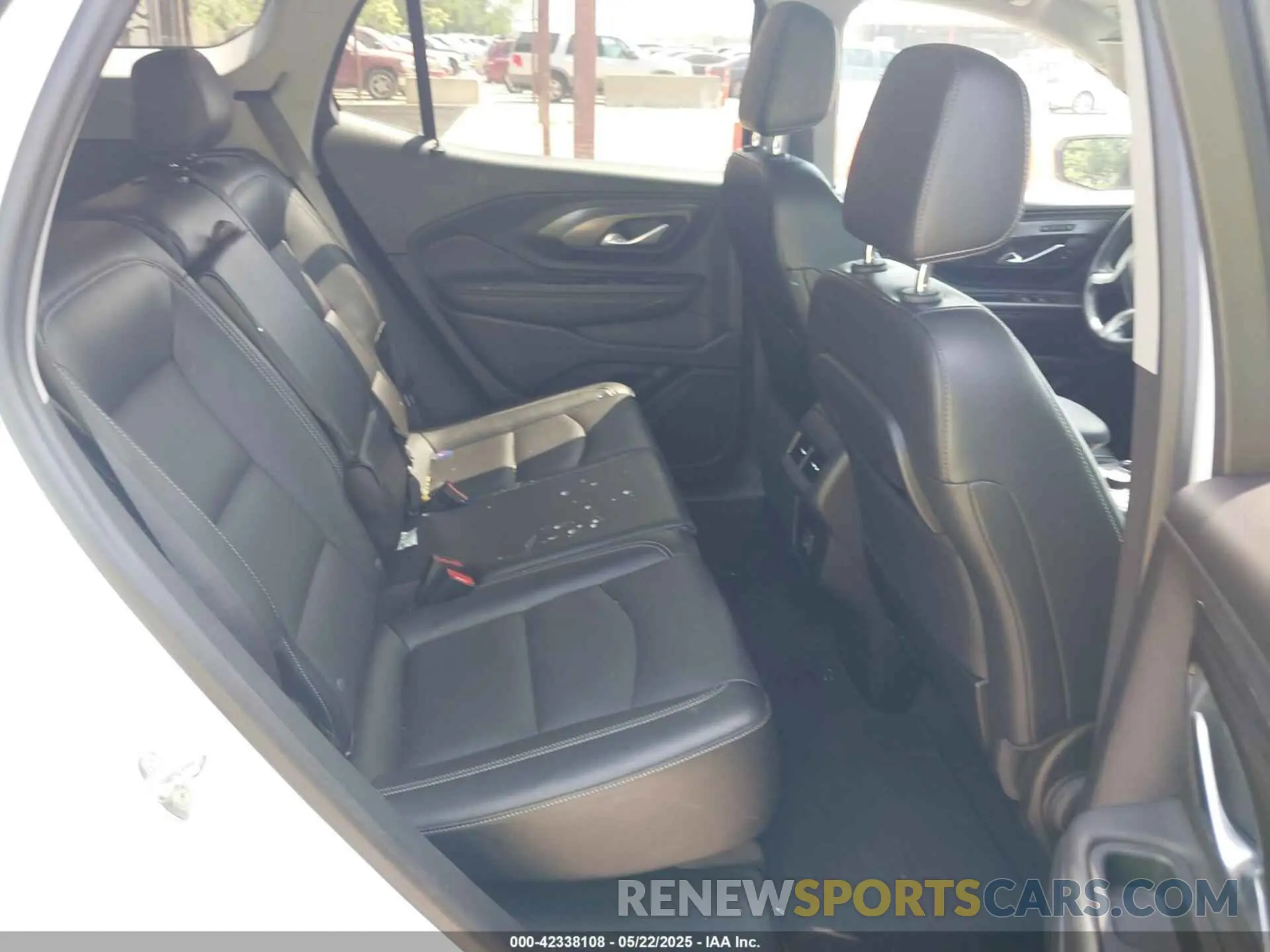 8 Photograph of a damaged car 3GKALPEG4PL194415 GMC TERRAIN 2023
