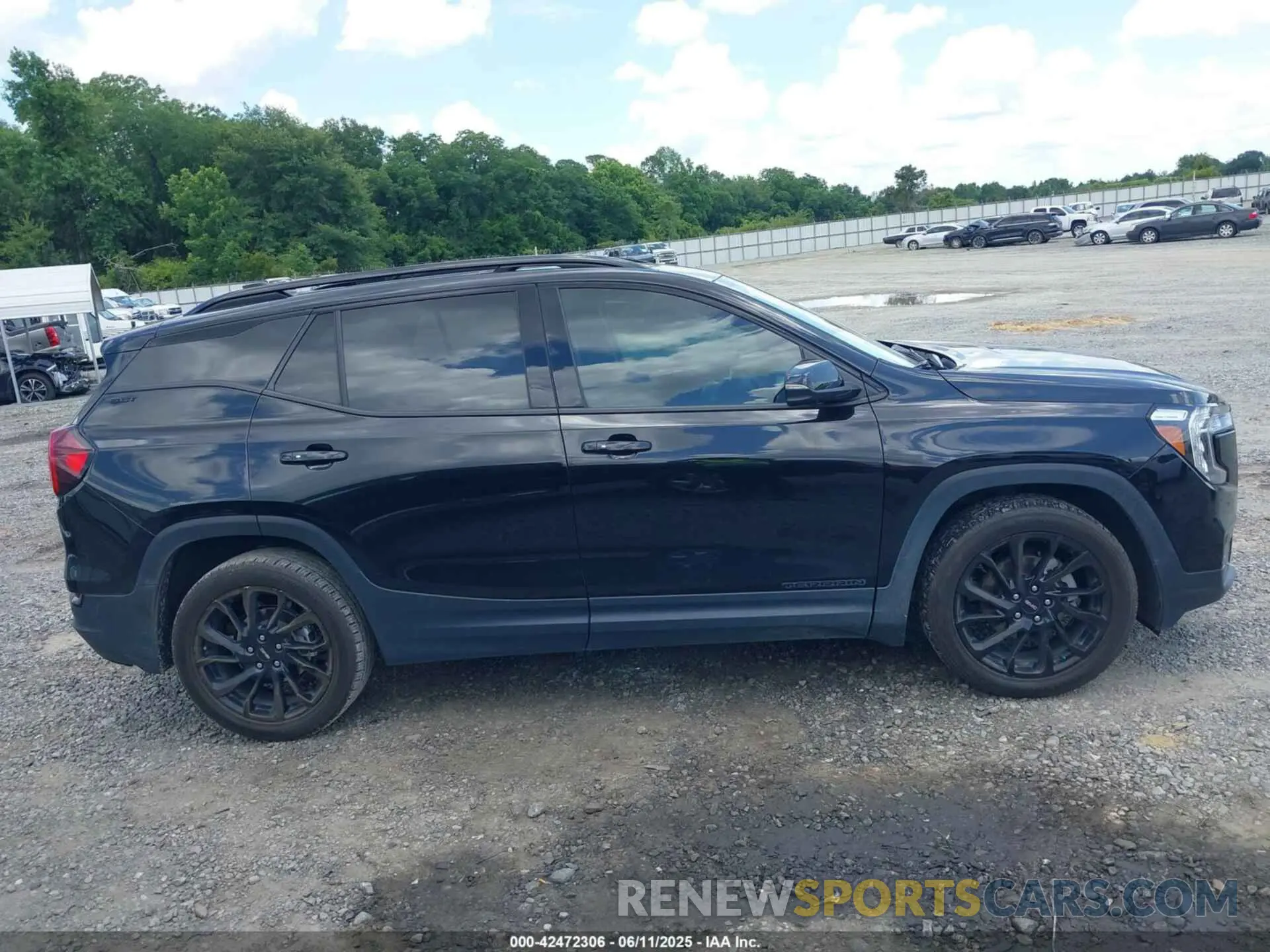 13 Photograph of a damaged car 3GKALPEG7PL109518 GMC TERRAIN 2023