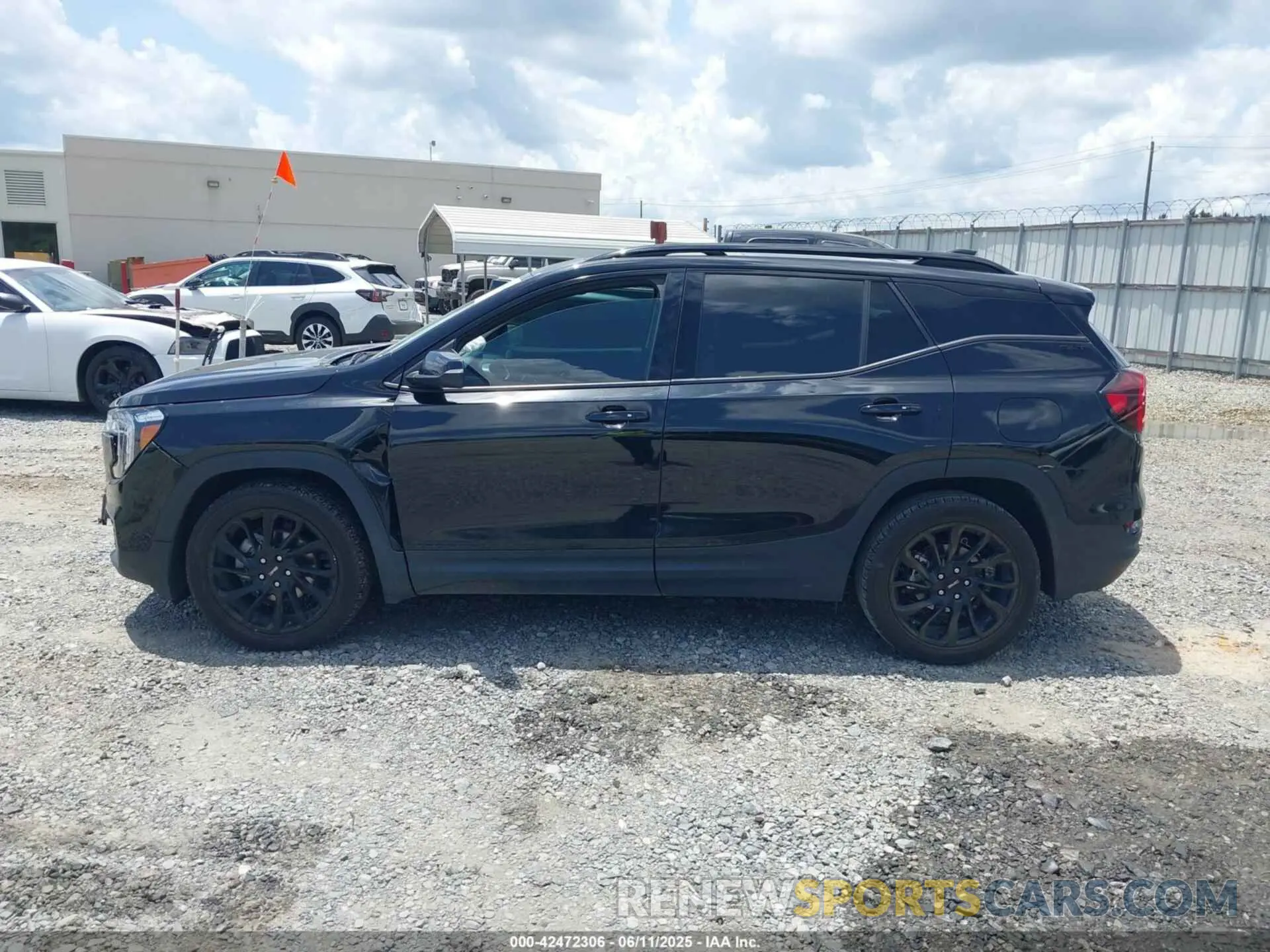 14 Photograph of a damaged car 3GKALPEG7PL109518 GMC TERRAIN 2023