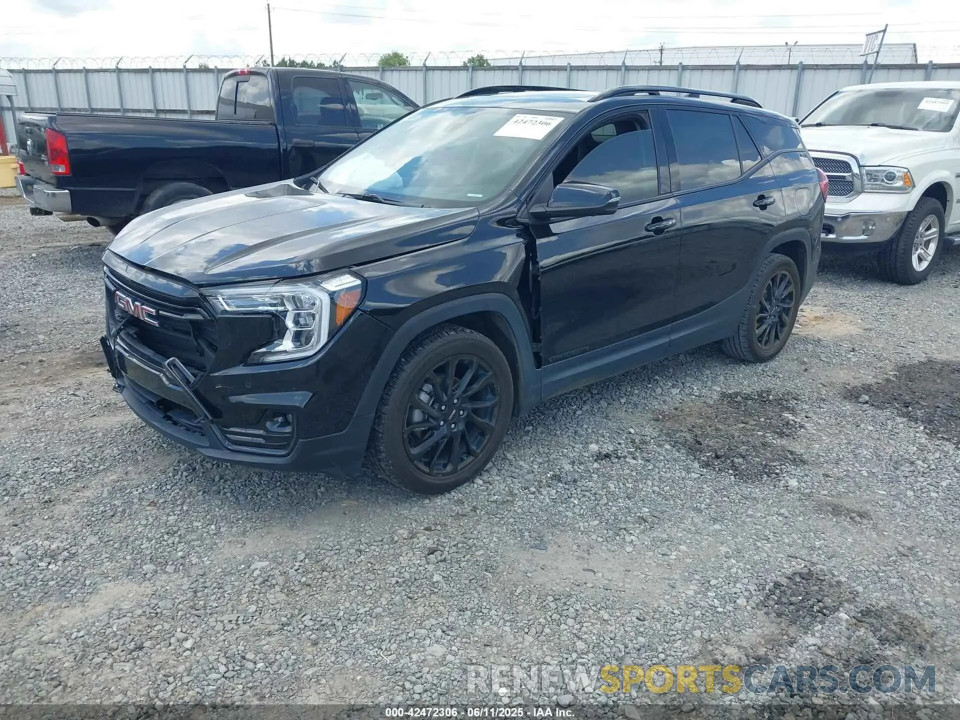 2 Photograph of a damaged car 3GKALPEG7PL109518 GMC TERRAIN 2023