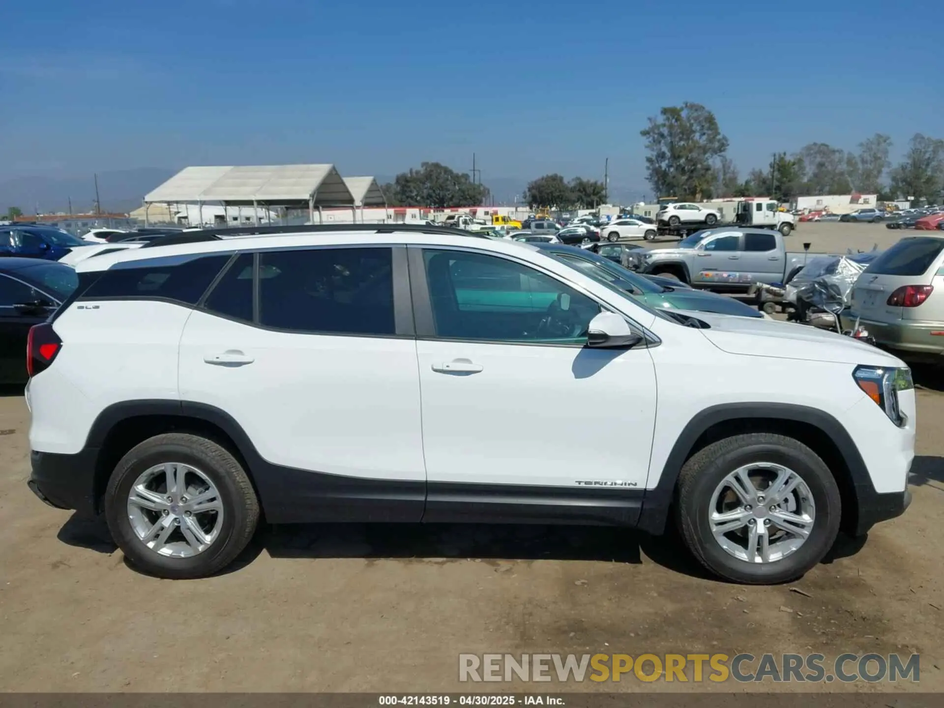 14 Photograph of a damaged car 3GKALTEG0PL238404 GMC TERRAIN 2023