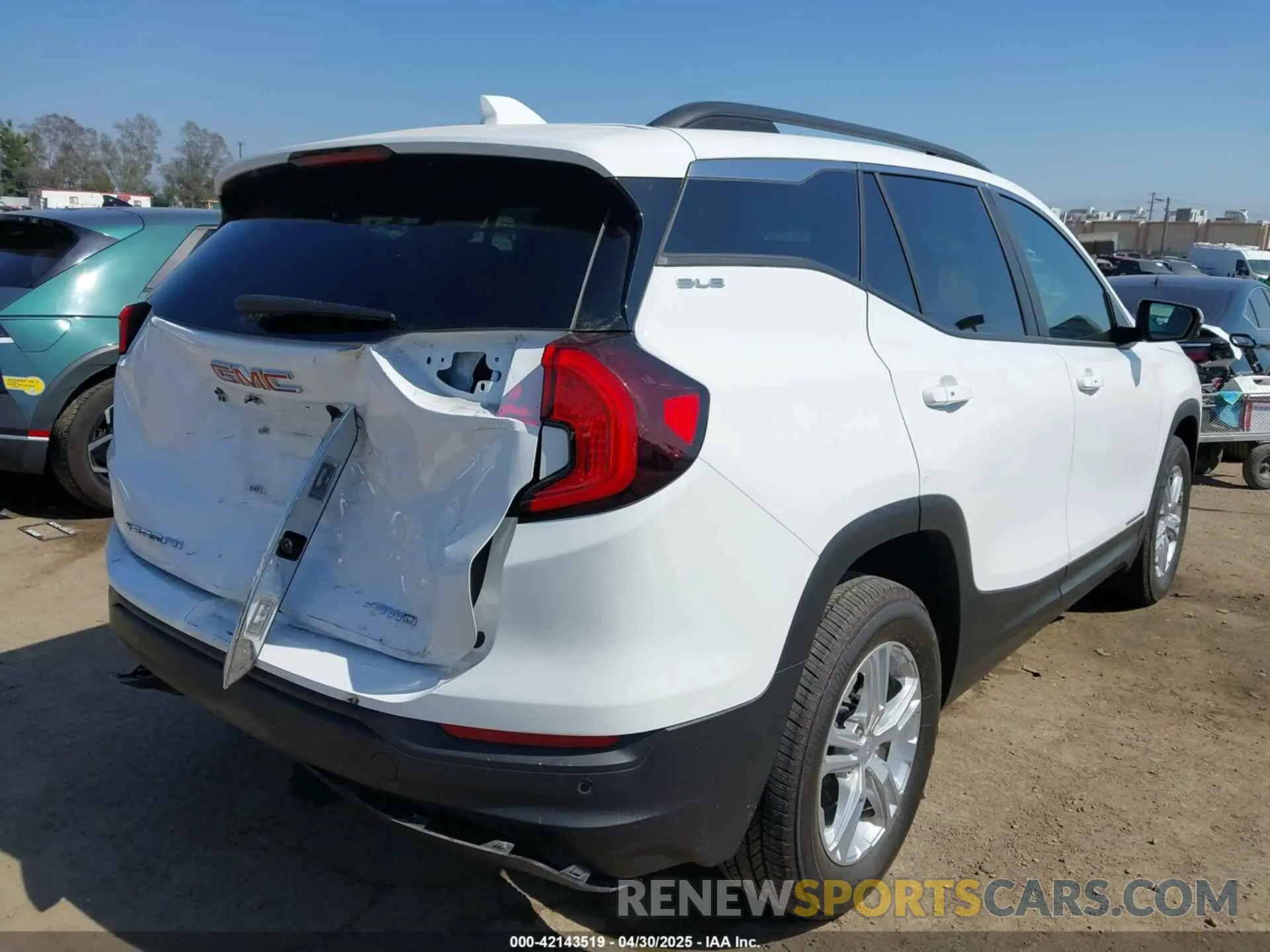 4 Photograph of a damaged car 3GKALTEG0PL238404 GMC TERRAIN 2023