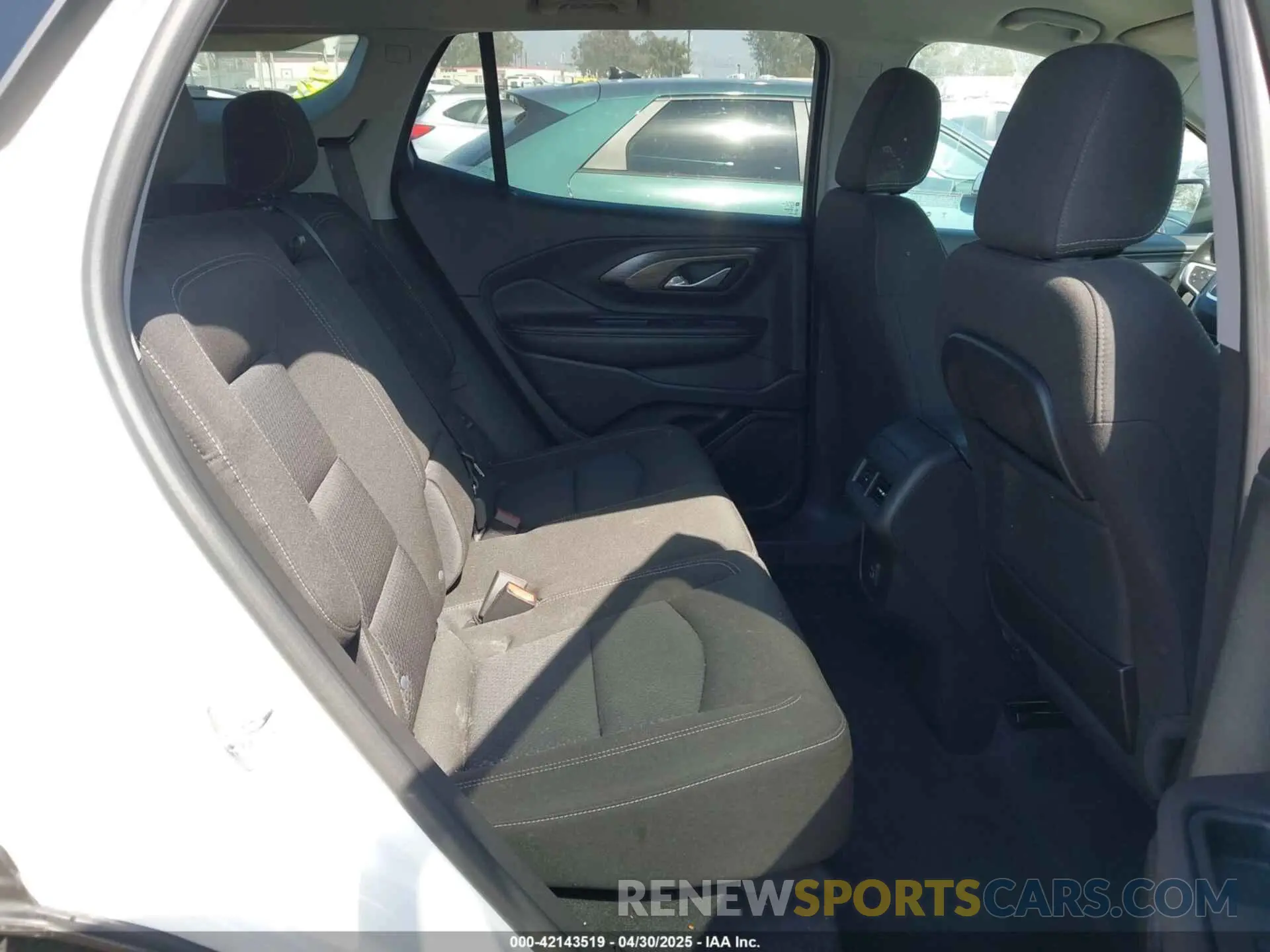 8 Photograph of a damaged car 3GKALTEG0PL238404 GMC TERRAIN 2023