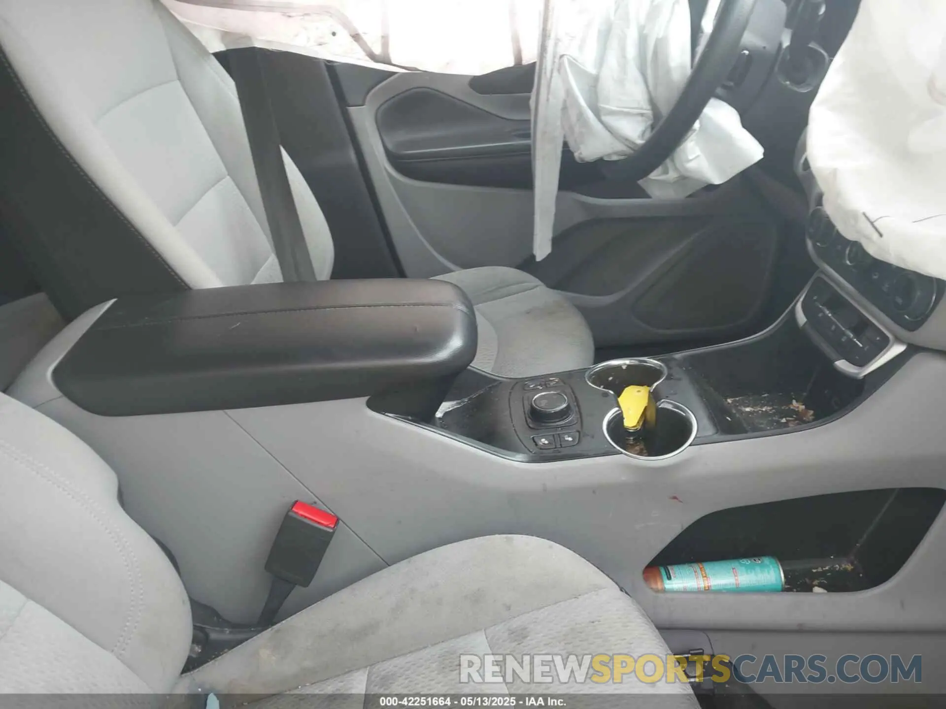 5 Photograph of a damaged car 3GKALTEG1PL238072 GMC TERRAIN 2023