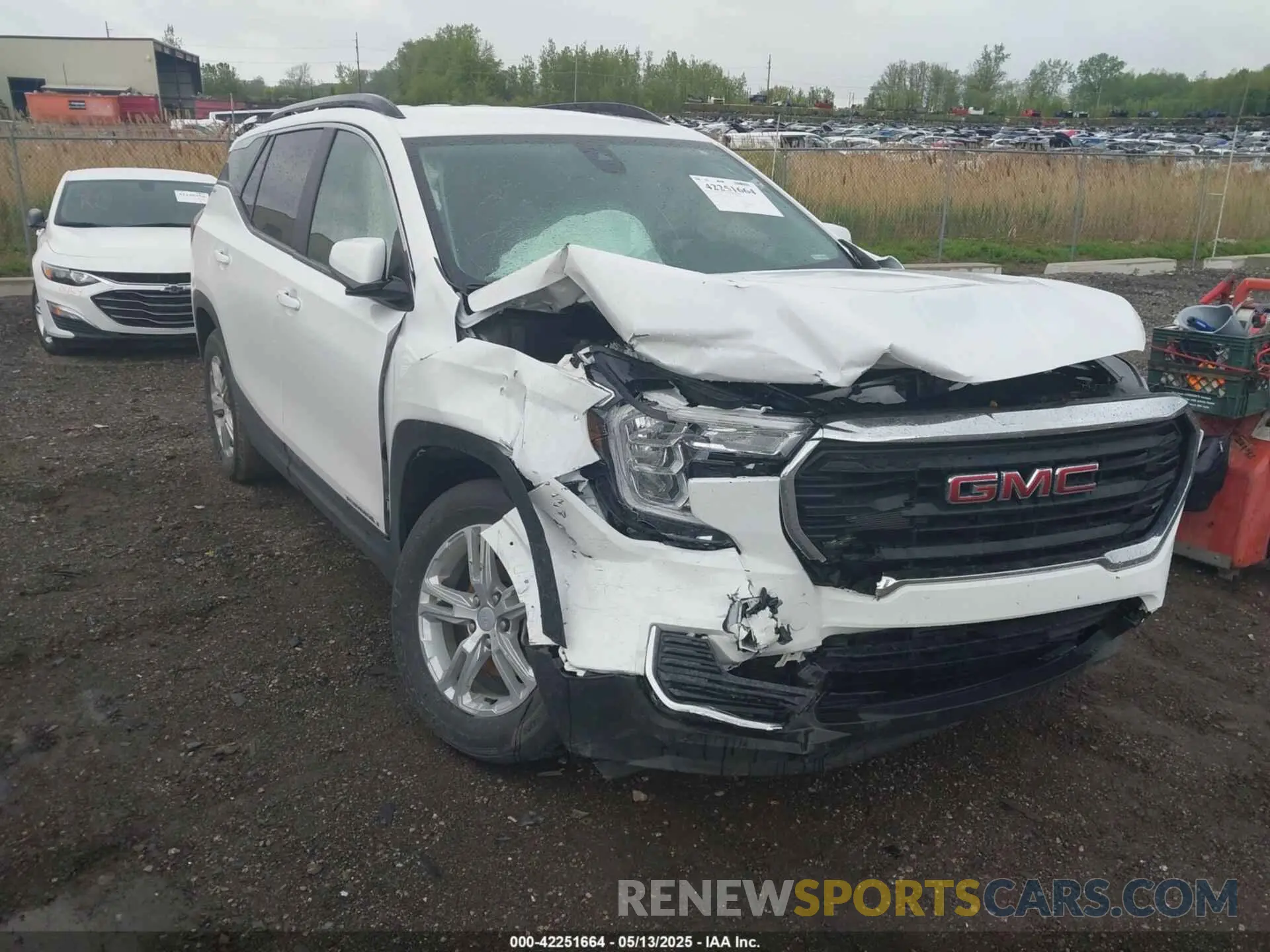 6 Photograph of a damaged car 3GKALTEG1PL238072 GMC TERRAIN 2023