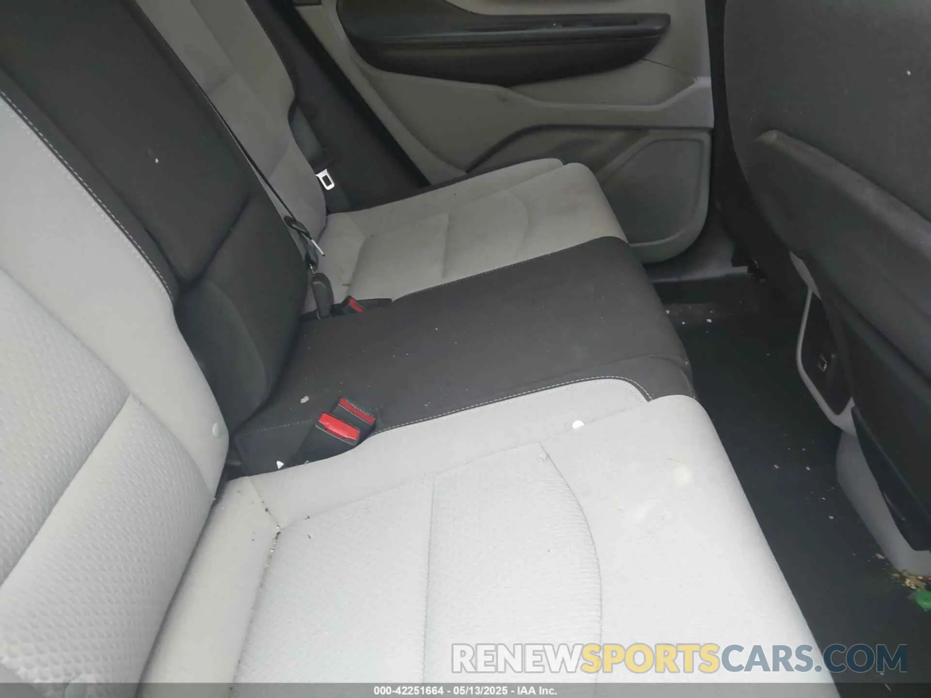 8 Photograph of a damaged car 3GKALTEG1PL238072 GMC TERRAIN 2023