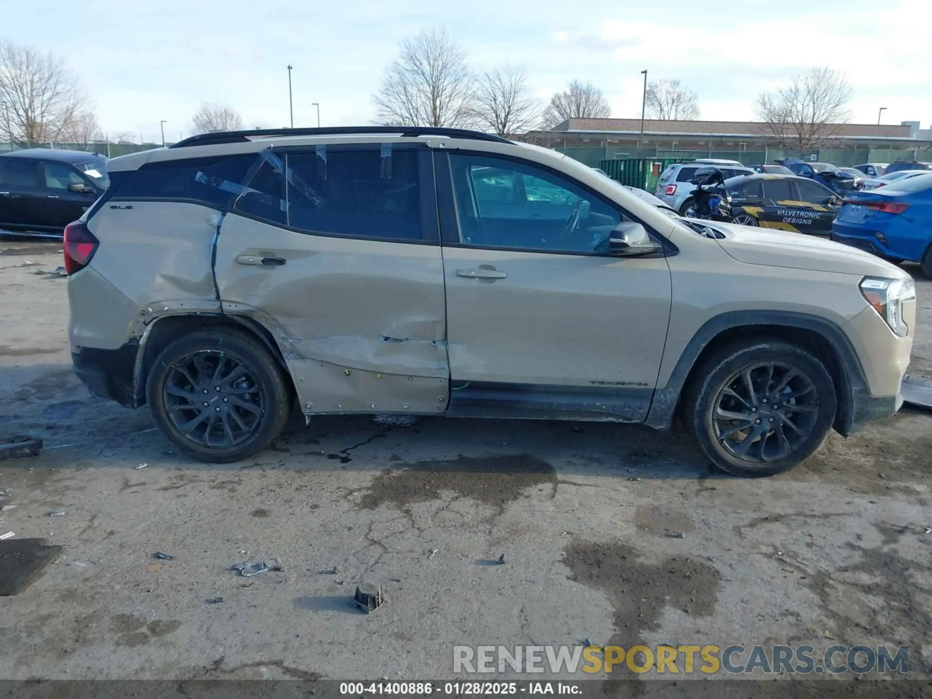 13 Photograph of a damaged car 3GKALTEG7PL110256 GMC TERRAIN 2023