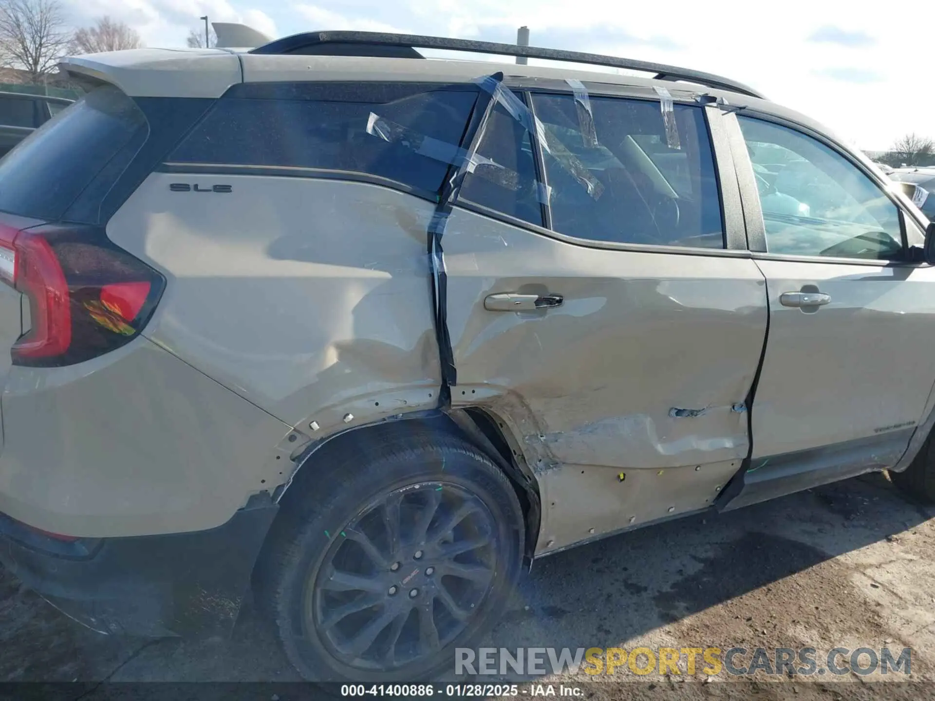 6 Photograph of a damaged car 3GKALTEG7PL110256 GMC TERRAIN 2023