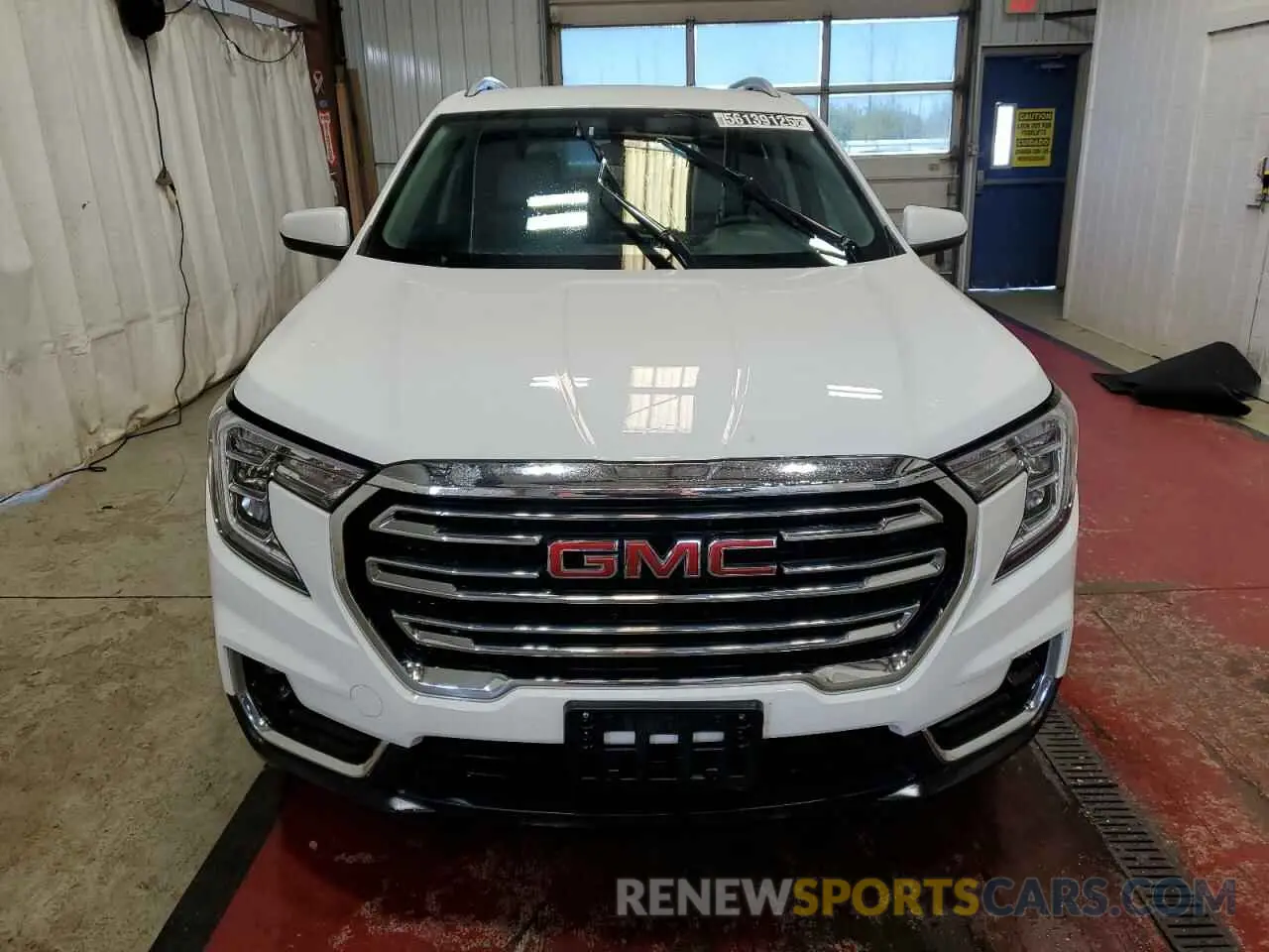 5 Photograph of a damaged car 3GKALVEG6PL137475 GMC TERRAIN 2023