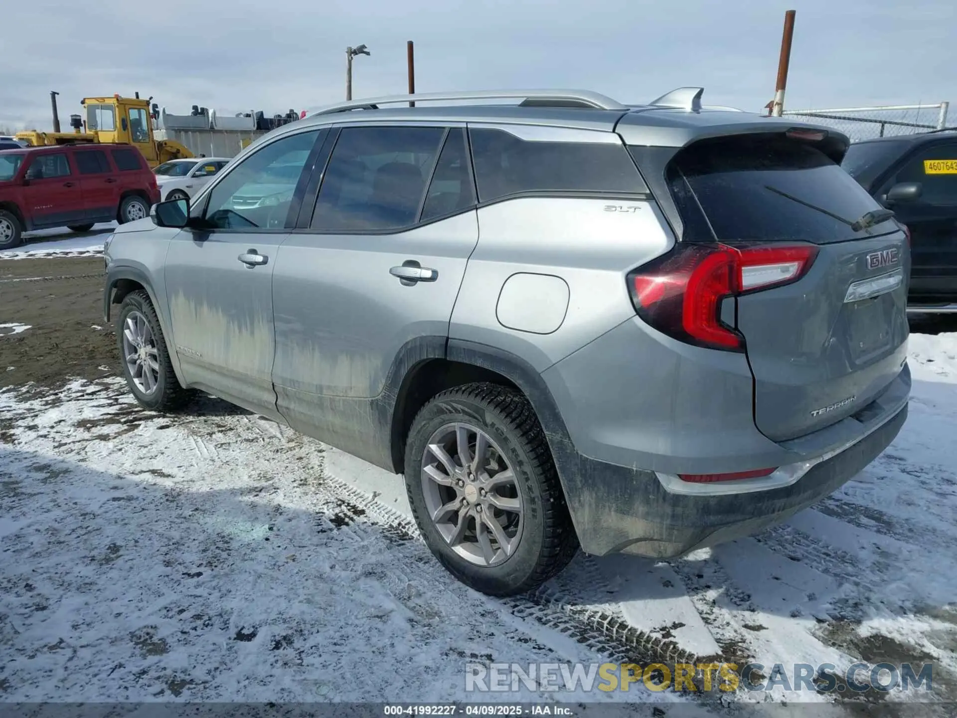 3 Фотография поврежденного автомобиля 3GKALVEG7PL255776 GMC TERRAIN 2023