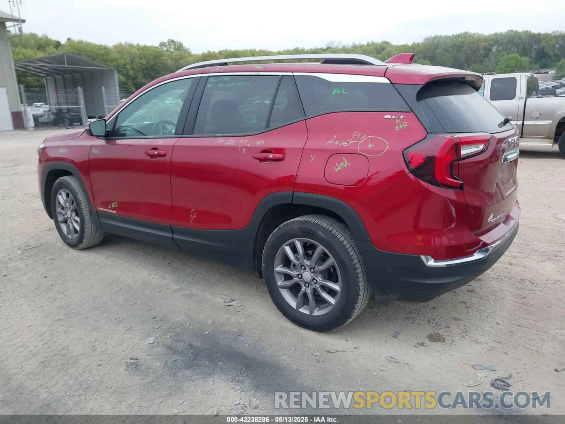3 Фотография поврежденного автомобиля 3GKALVEG9PL137888 GMC TERRAIN 2023
