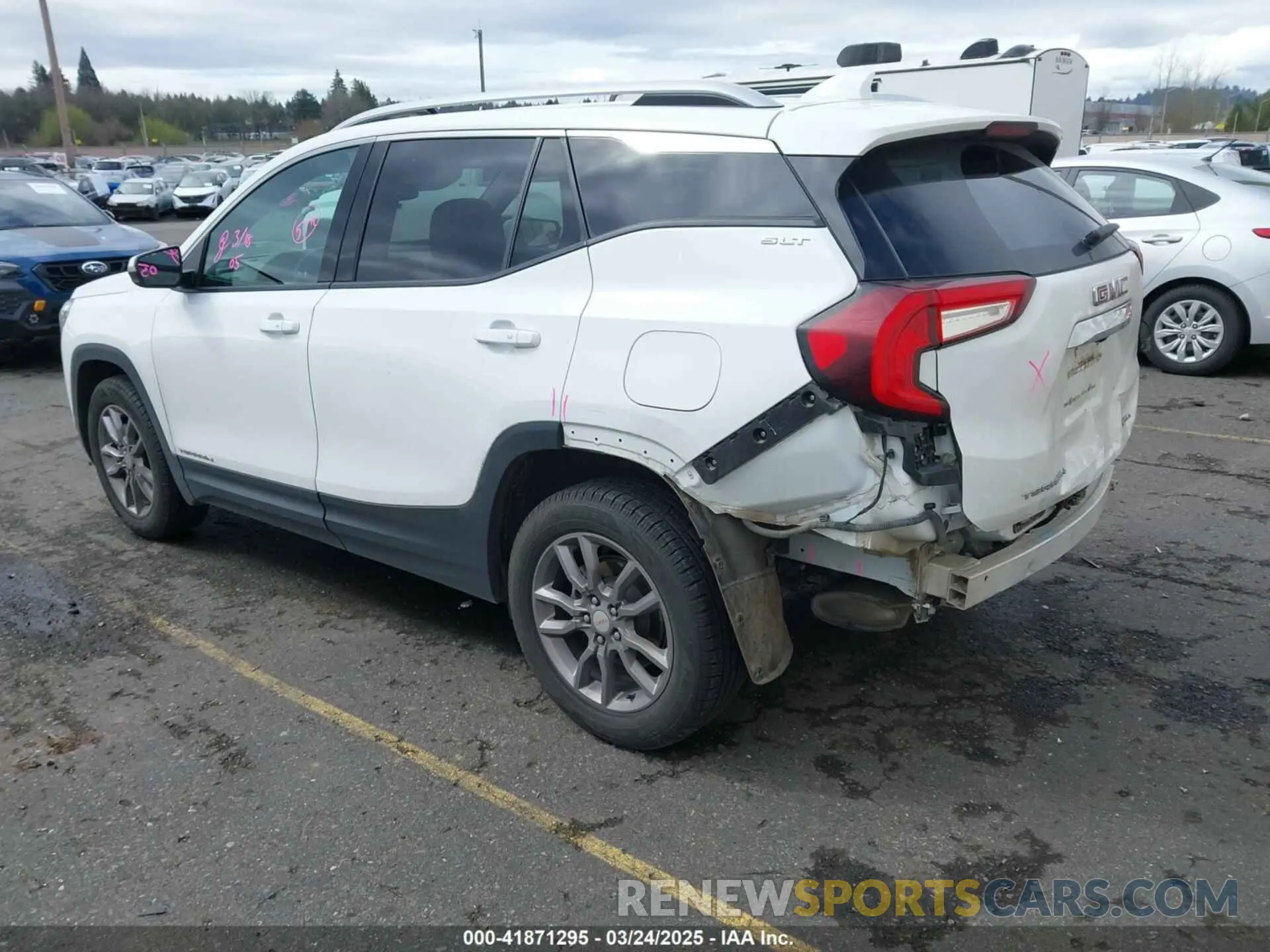 3 Фотография поврежденного автомобиля 3GKALVEG9PL181051 GMC TERRAIN 2023