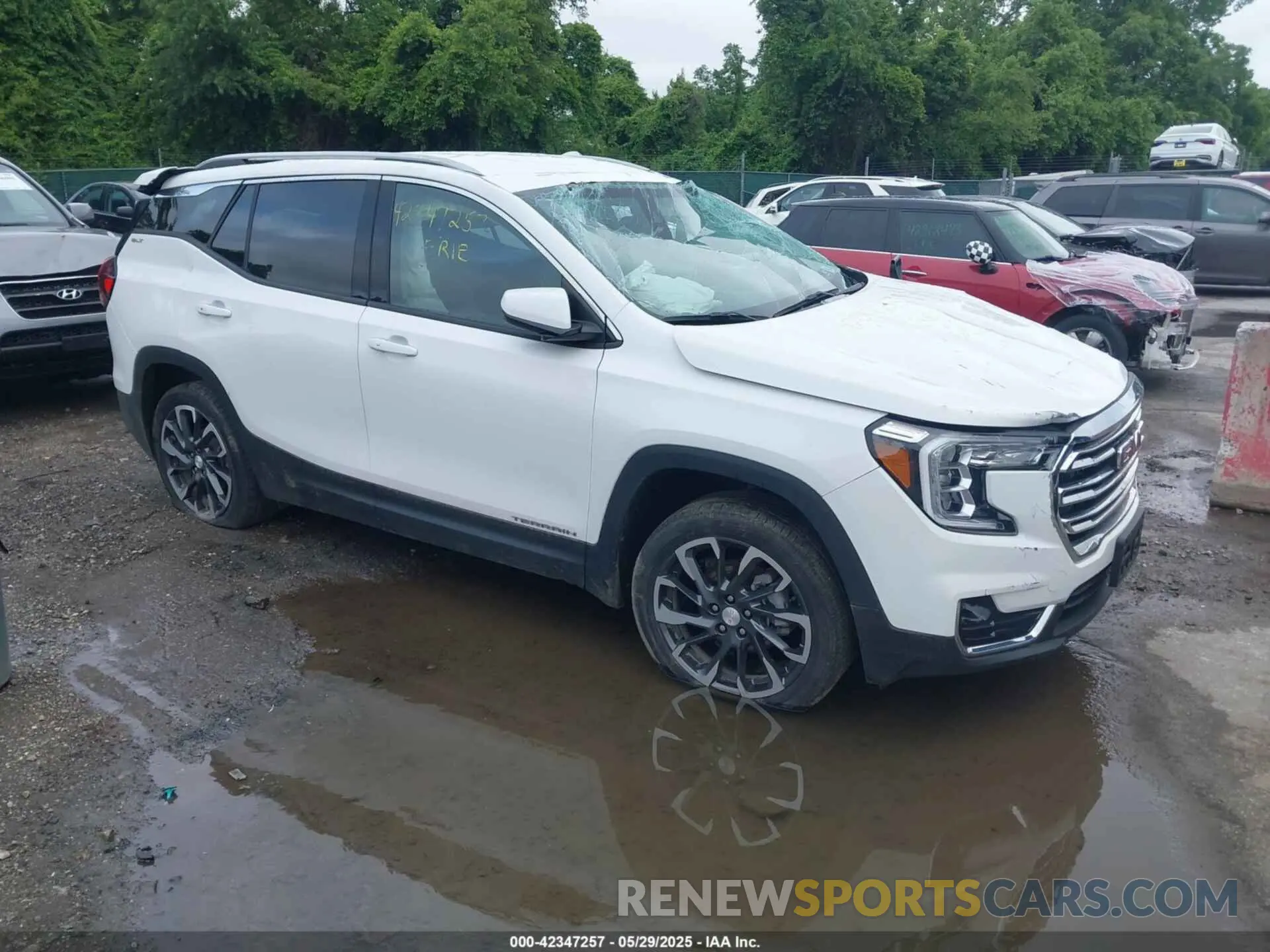1 Photograph of a damaged car 3GKALVEGXPL268487 GMC TERRAIN 2023