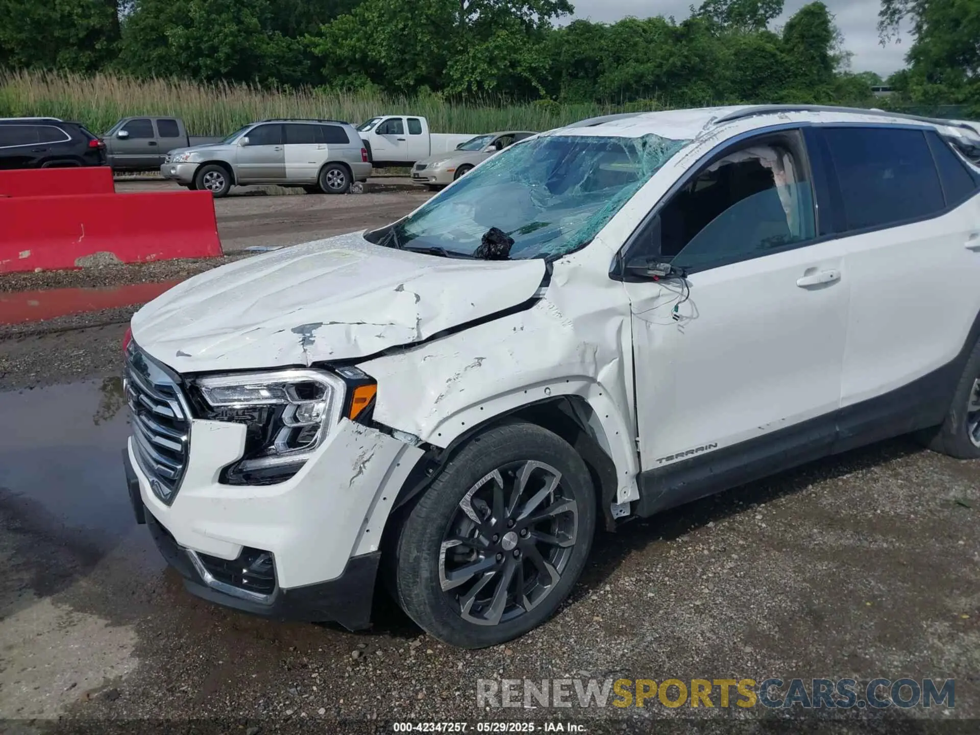 6 Photograph of a damaged car 3GKALVEGXPL268487 GMC TERRAIN 2023