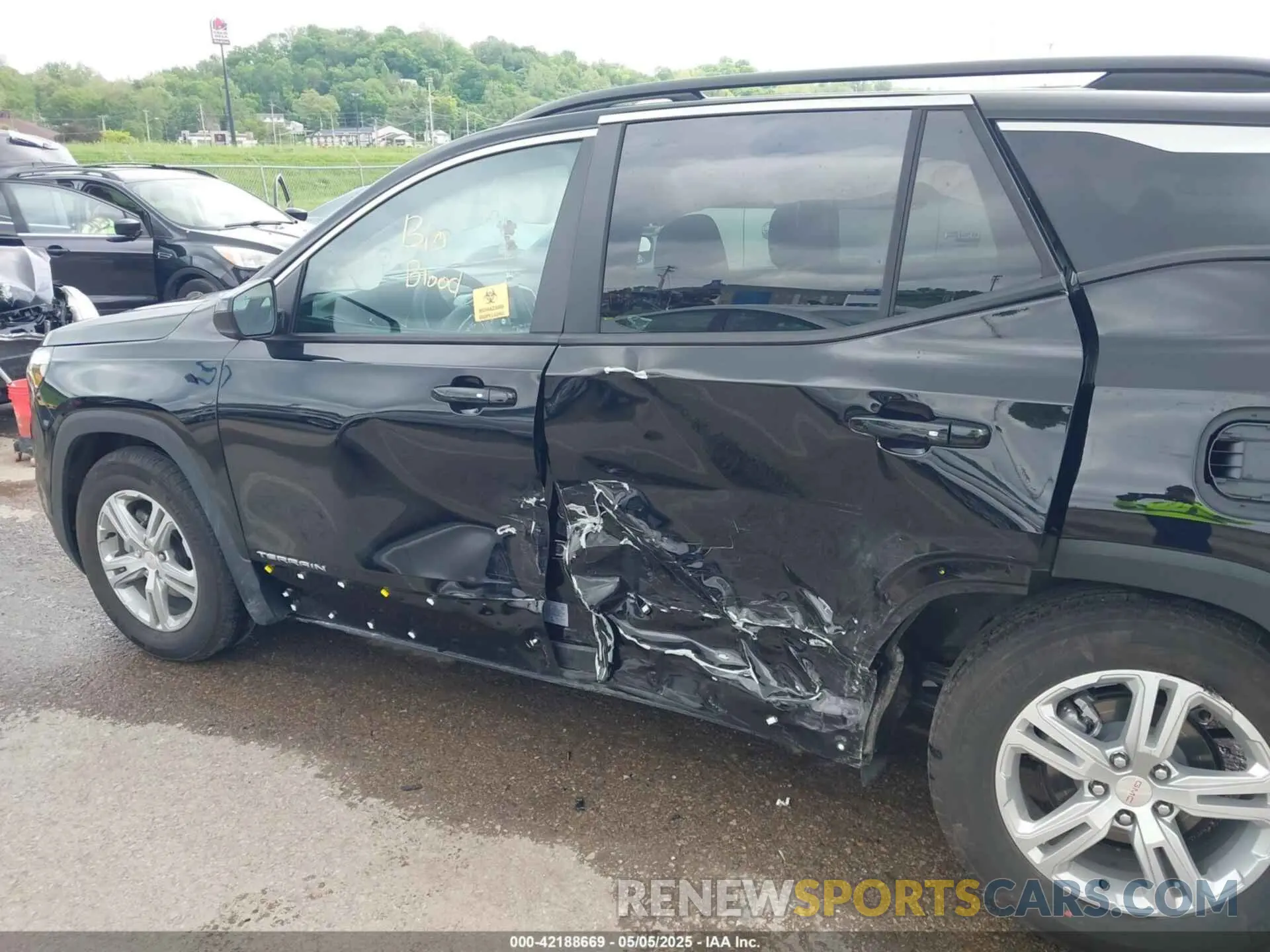6 Photograph of a damaged car 3GKALMEG0RL400735 GMC TERRAIN 2024