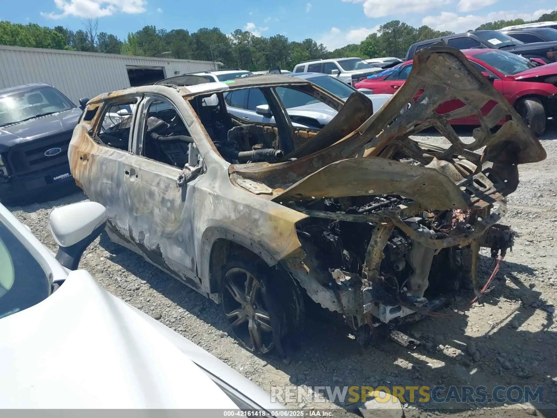 1 Photograph of a damaged car 3GKALMEG1RL104445 GMC TERRAIN 2024