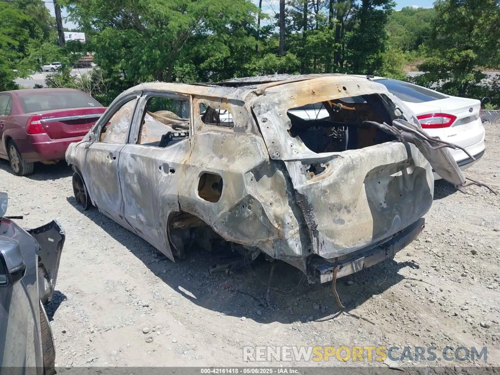 3 Photograph of a damaged car 3GKALMEG1RL104445 GMC TERRAIN 2024
