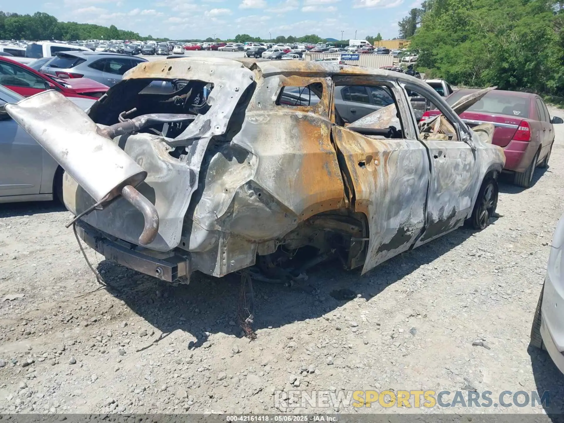 4 Photograph of a damaged car 3GKALMEG1RL104445 GMC TERRAIN 2024