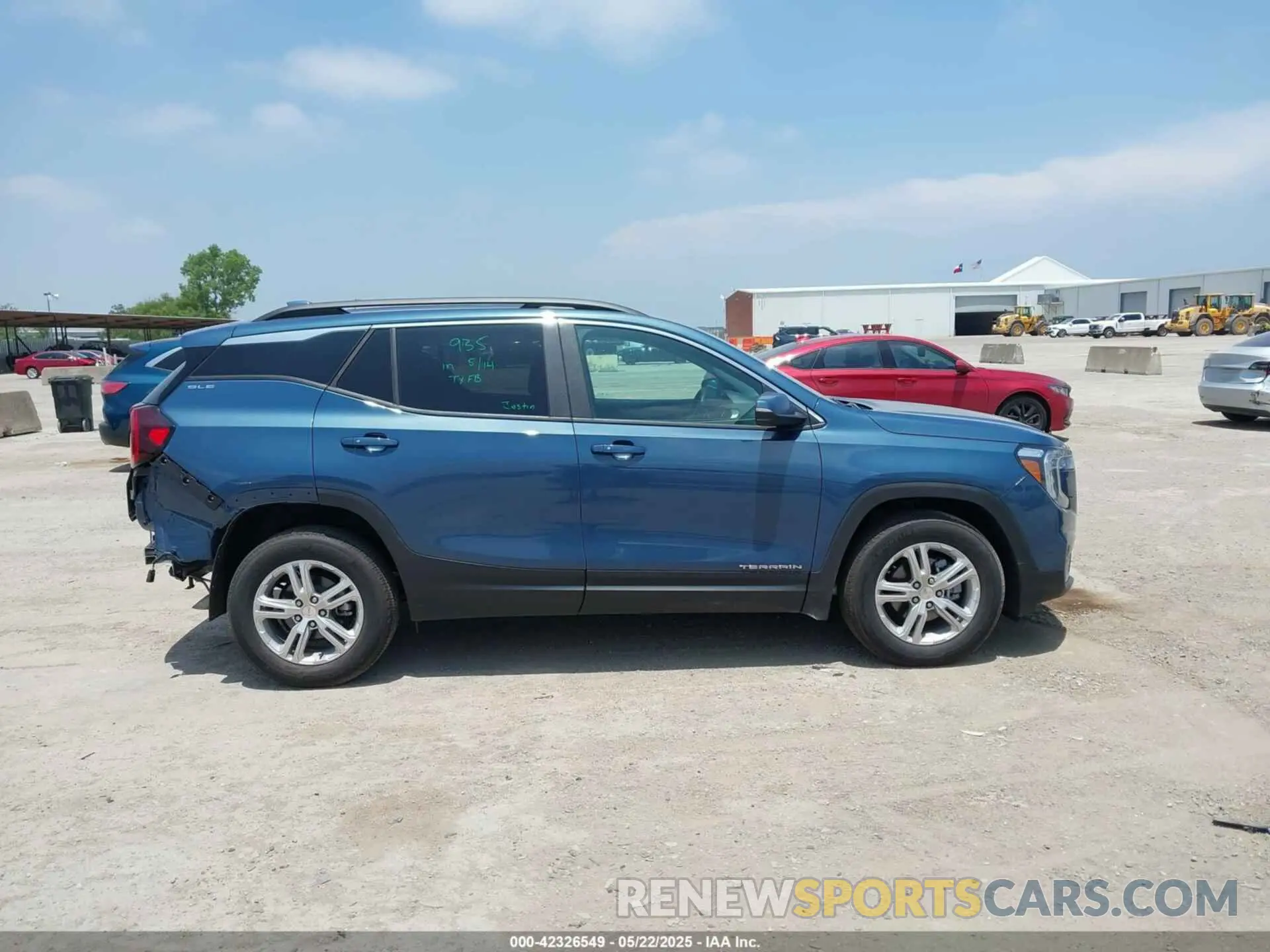 14 Photograph of a damaged car 3GKALMEG2RL299603 GMC TERRAIN 2024