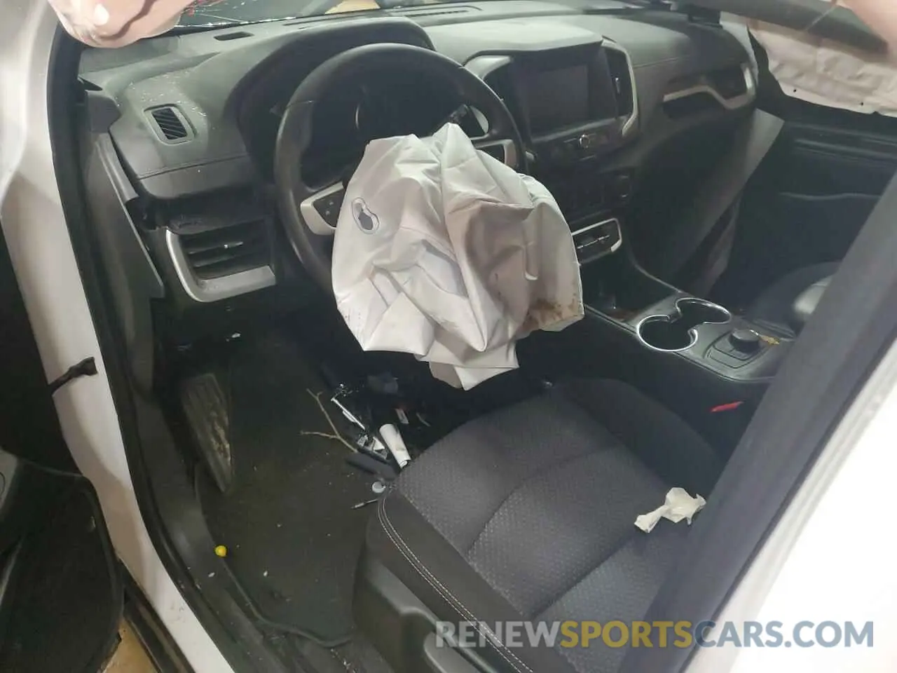 8 Photograph of a damaged car 3GKALMEG3RL368685 GMC TERRAIN 2024