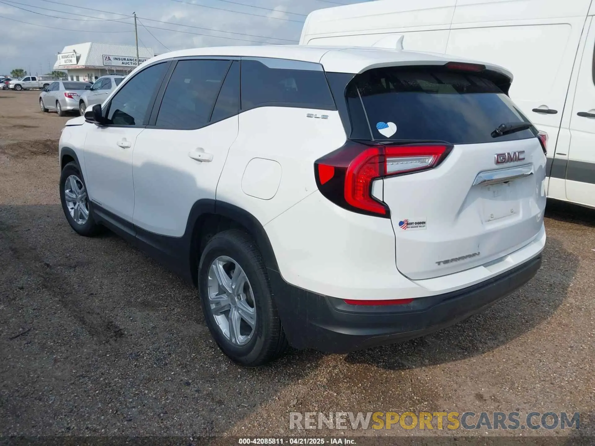 3 Photograph of a damaged car 3GKALMEG4RL369926 GMC TERRAIN 2024