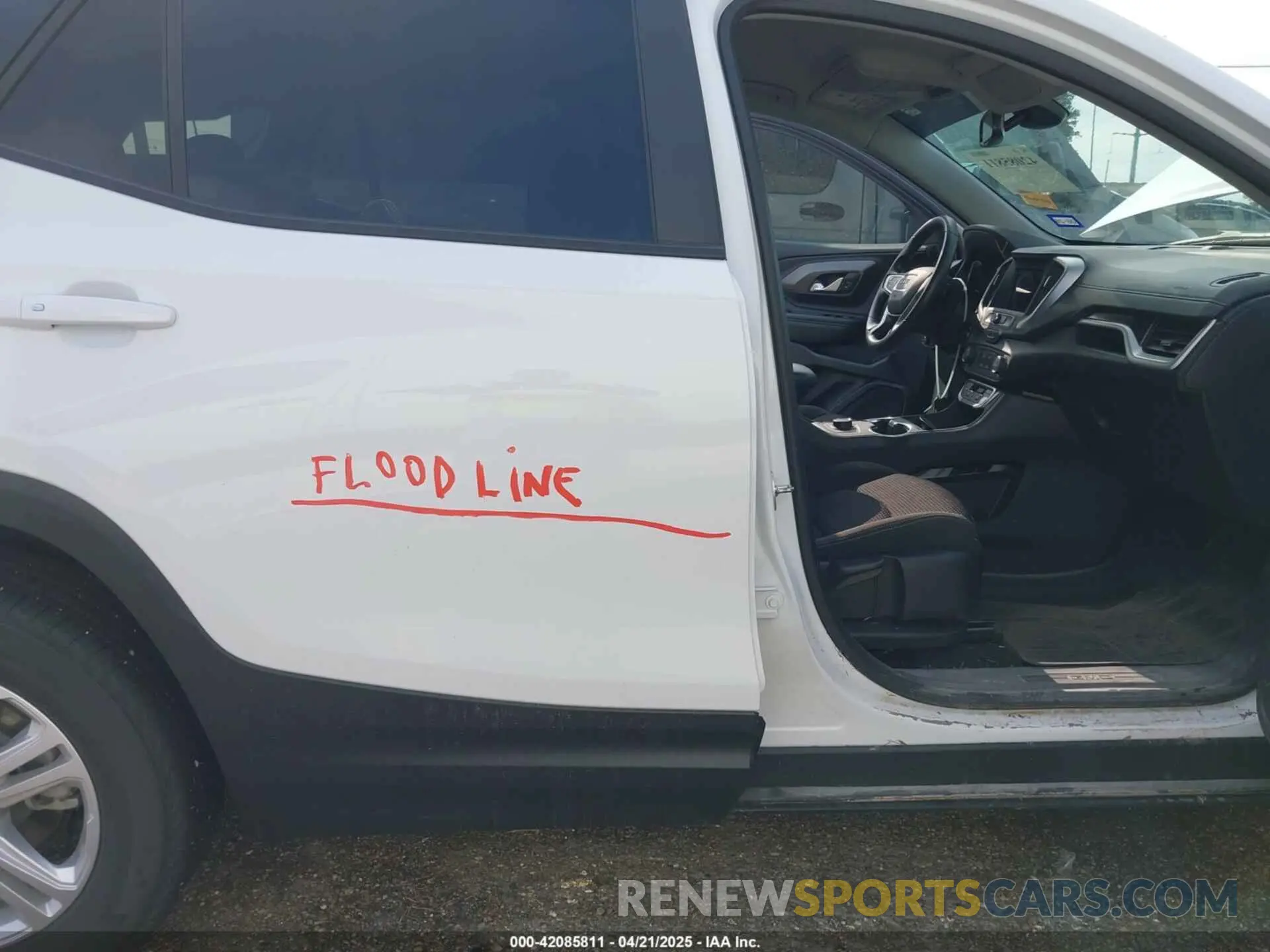 6 Photograph of a damaged car 3GKALMEG4RL369926 GMC TERRAIN 2024
