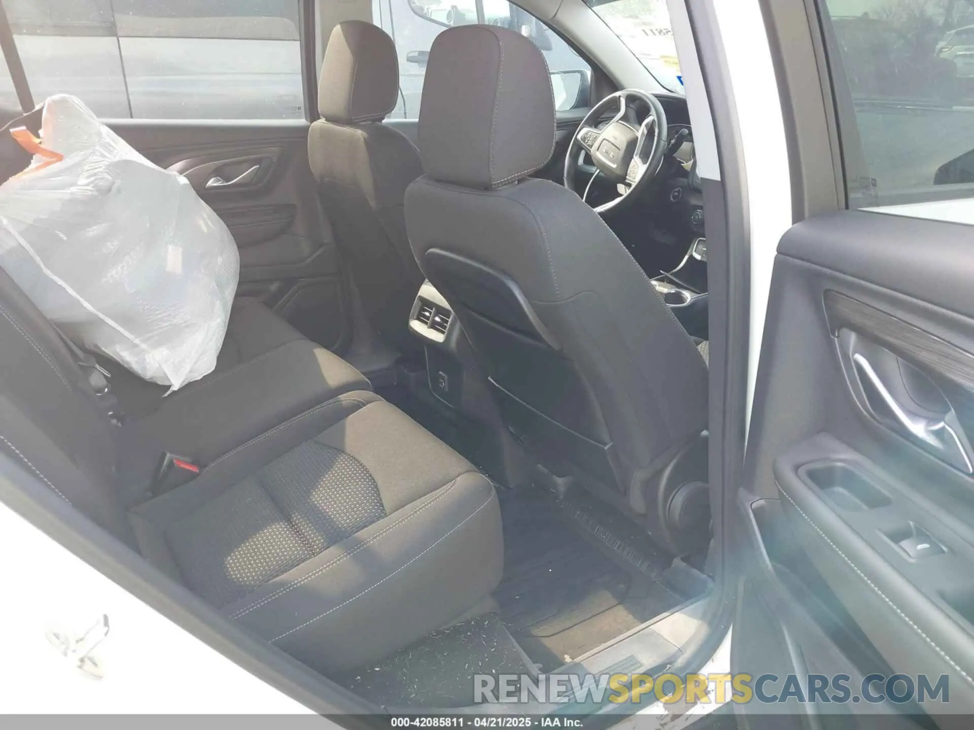 8 Photograph of a damaged car 3GKALMEG4RL369926 GMC TERRAIN 2024