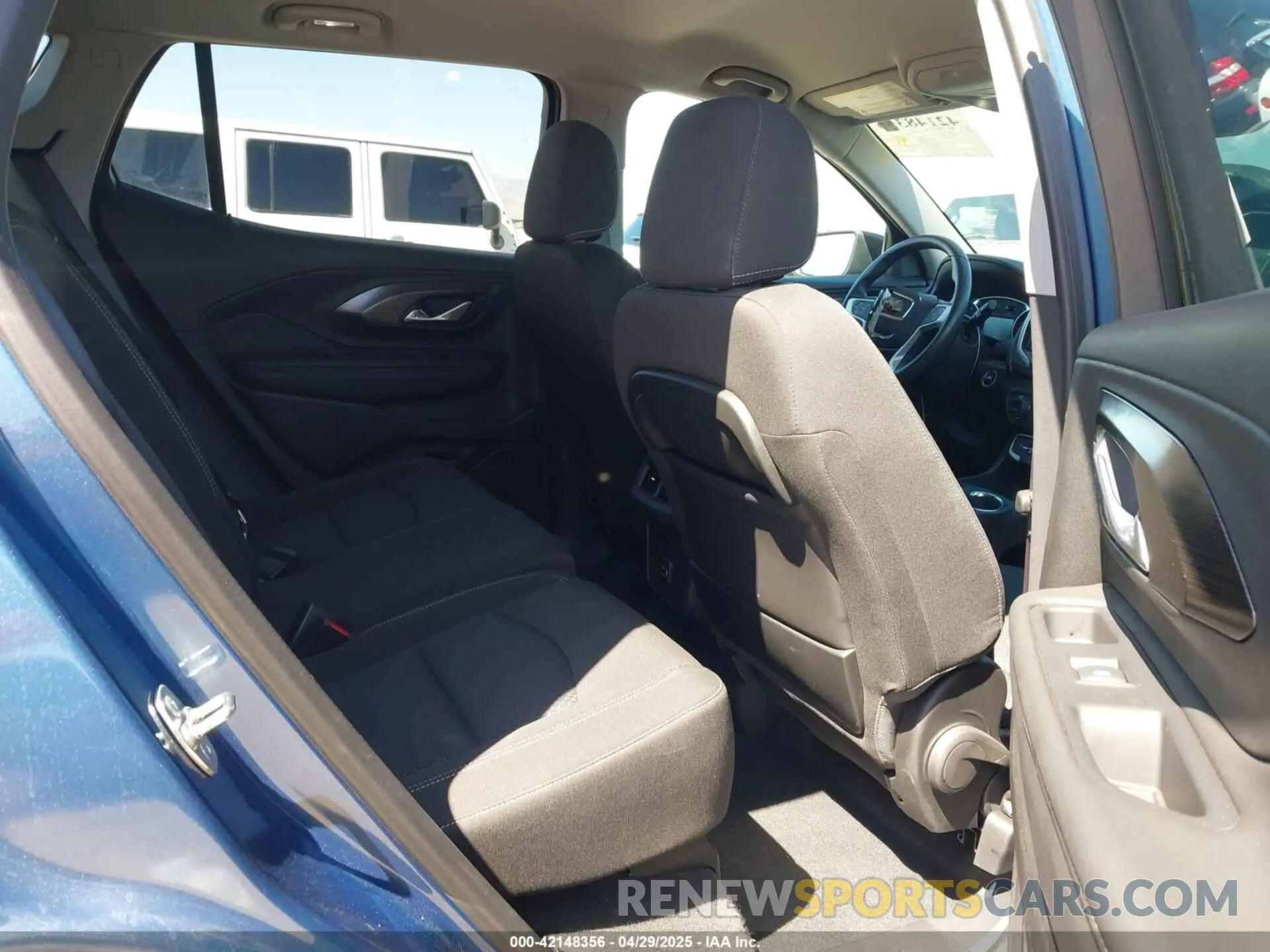 8 Фотография поврежденного автомобиля 3GKALMEG5RL292662 GMC TERRAIN 2024