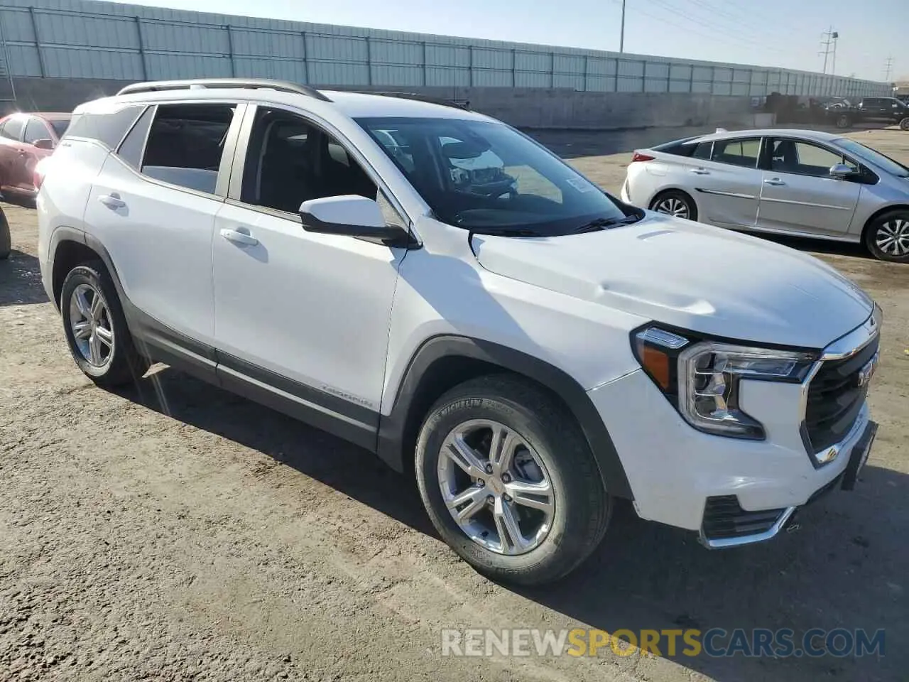 4 Photograph of a damaged car 3GKALMEG5RL389117 GMC TERRAIN 2024