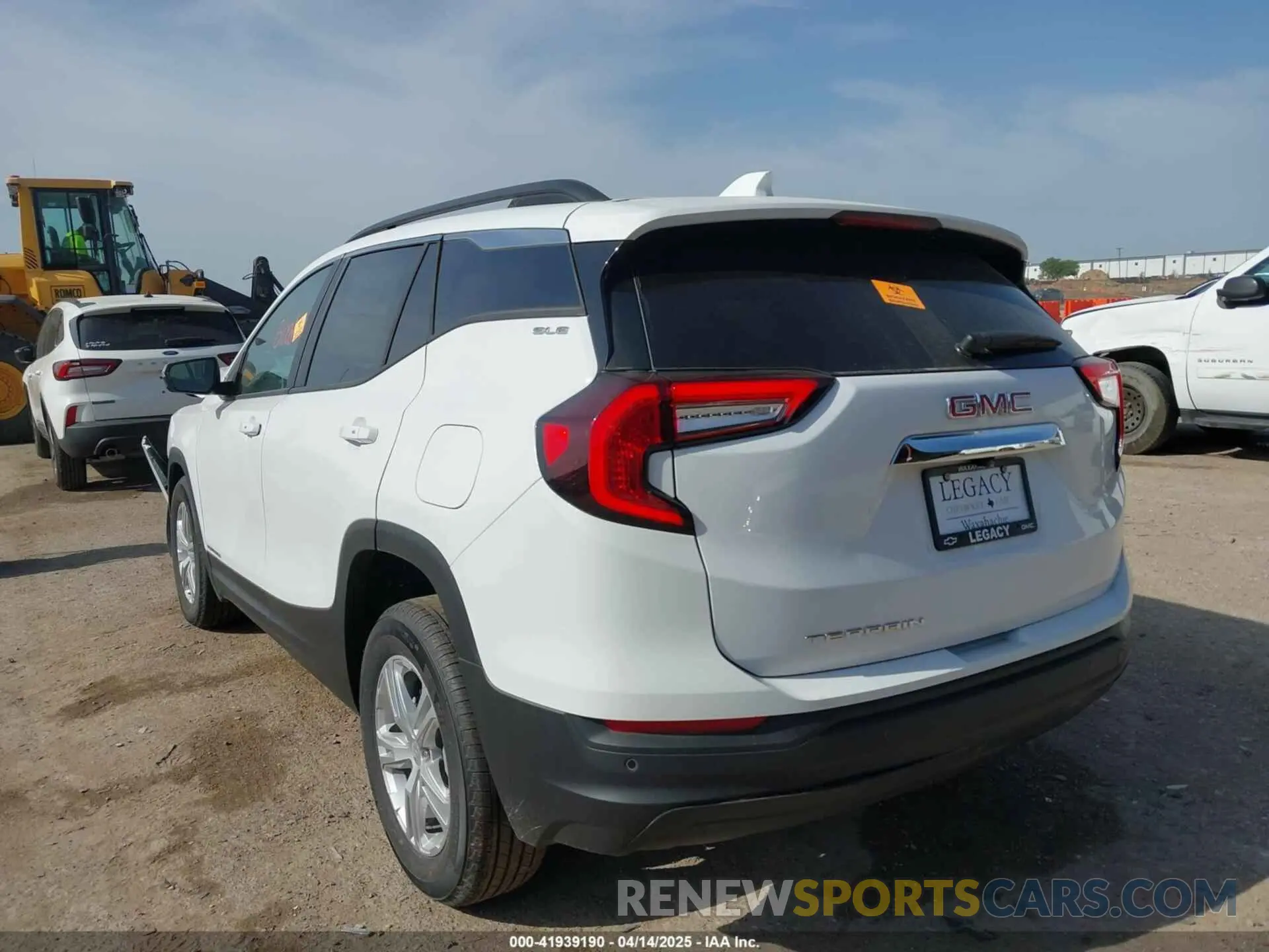 3 Фотография поврежденного автомобиля 3GKALMEG5RL401119 GMC TERRAIN 2024