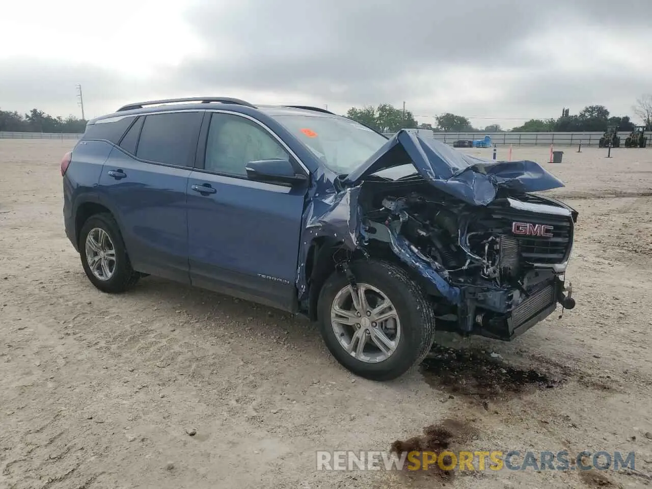 4 Photograph of a damaged car 3GKALMEG6RL156475 GMC TERRAIN 2024