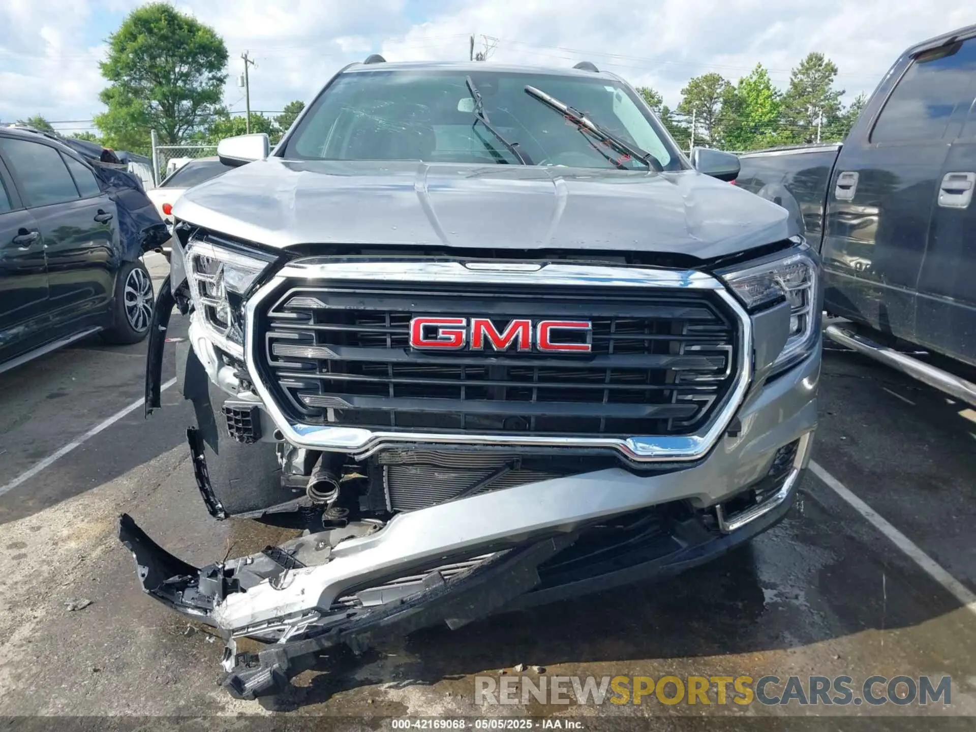 12 Photograph of a damaged car 3GKALMEG7RL329064 GMC TERRAIN 2024