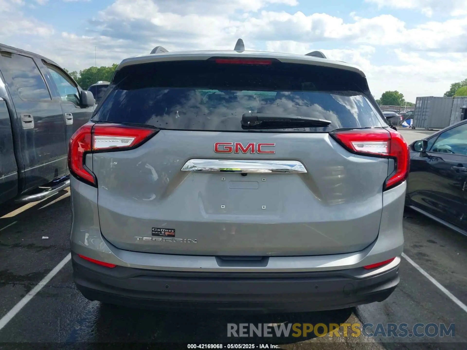 16 Photograph of a damaged car 3GKALMEG7RL329064 GMC TERRAIN 2024