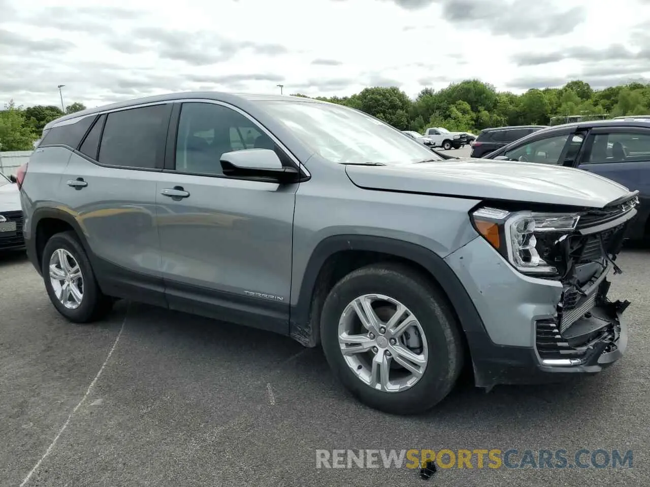 4 Photograph of a damaged car 3GKALMEGXRL299784 GMC TERRAIN 2024