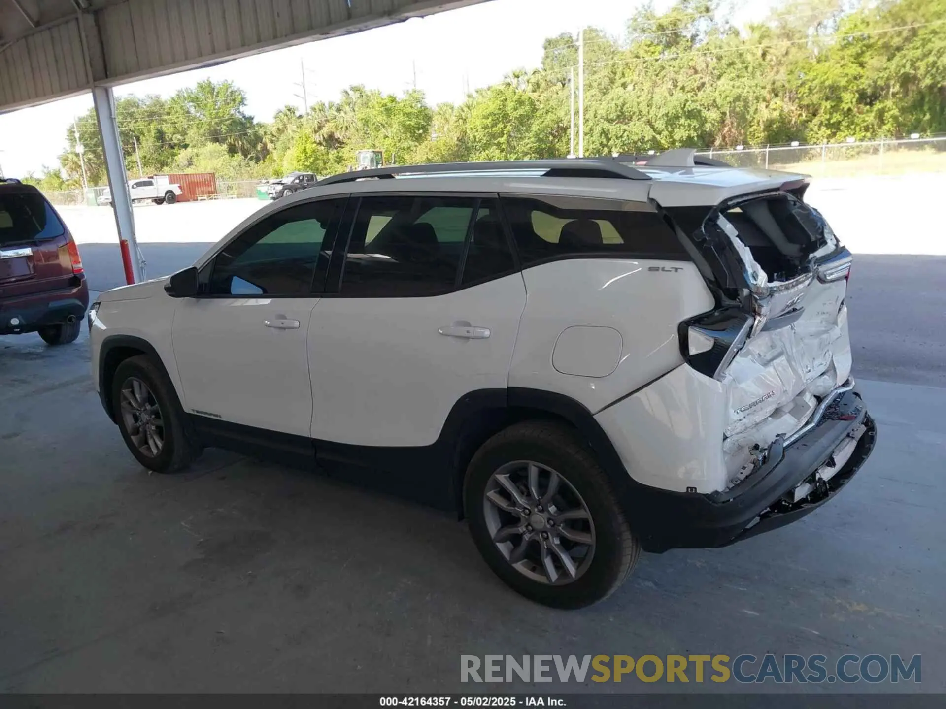 14 Photograph of a damaged car 3GKALPEG5RL354515 GMC TERRAIN 2024