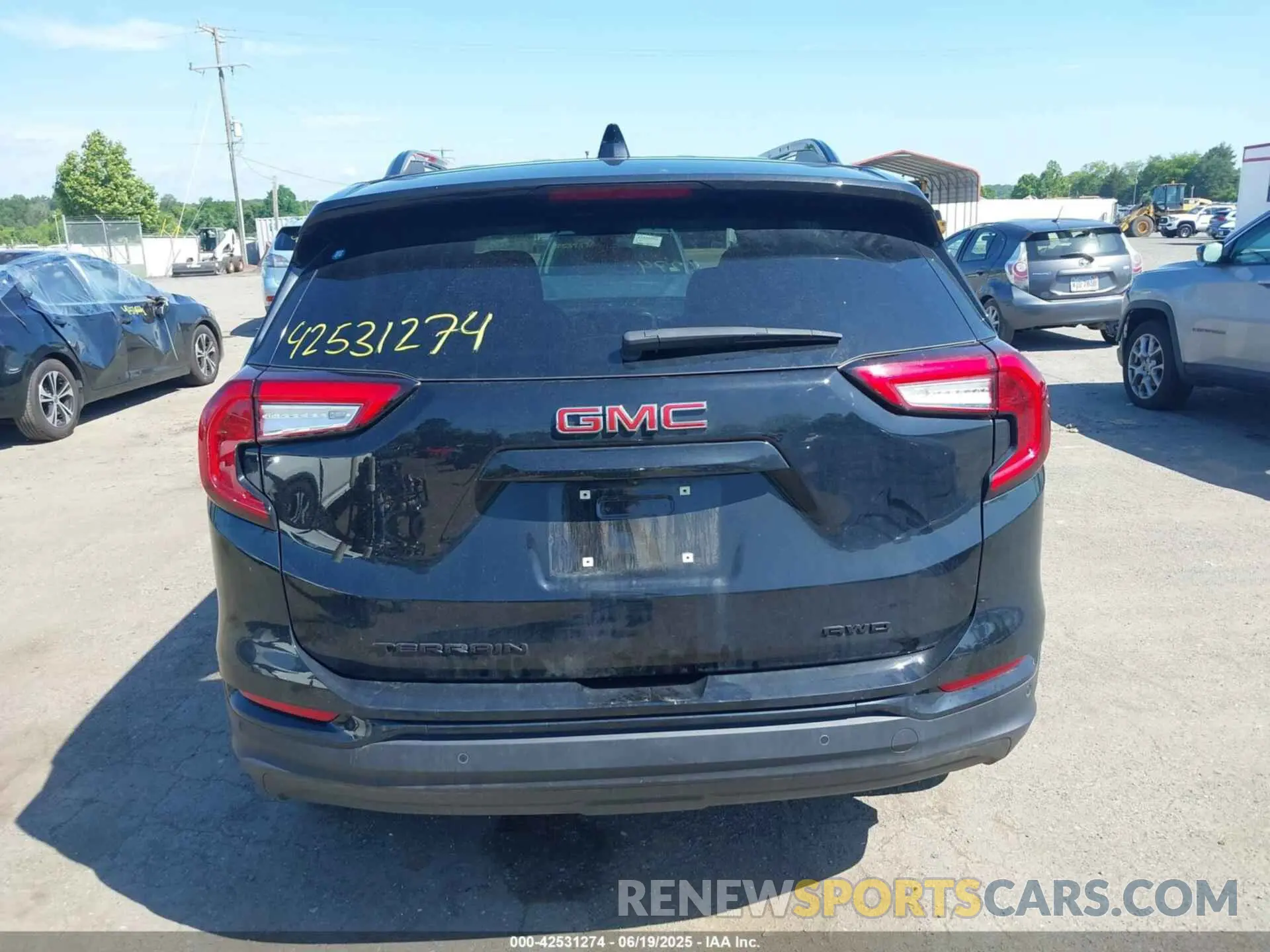 16 Photograph of a damaged car 3GKALTEG0RL243556 GMC TERRAIN 2024