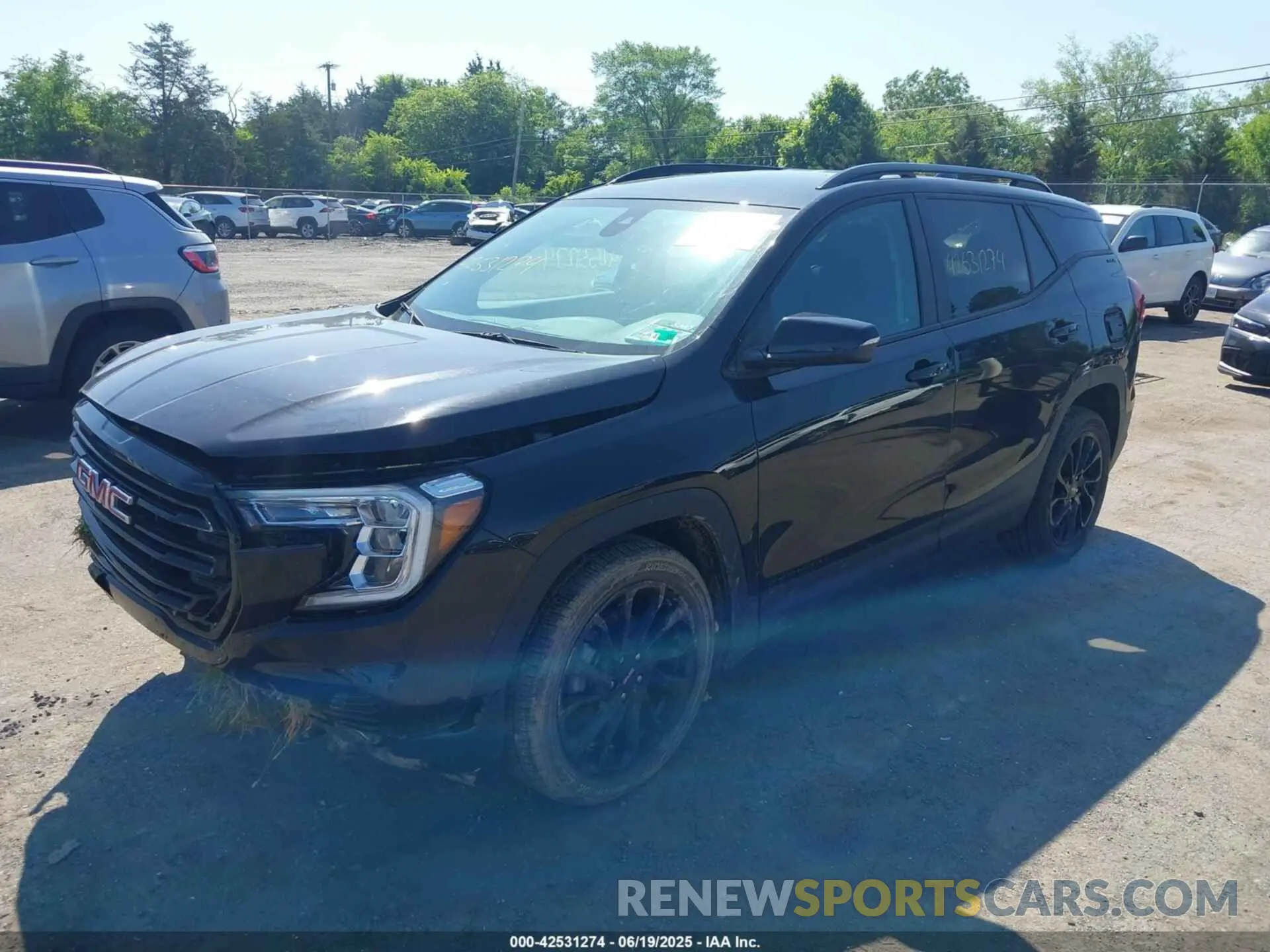 2 Photograph of a damaged car 3GKALTEG0RL243556 GMC TERRAIN 2024