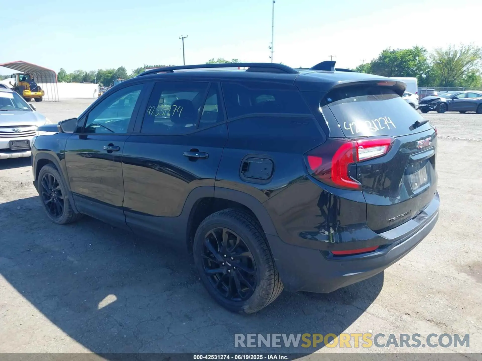 3 Photograph of a damaged car 3GKALTEG0RL243556 GMC TERRAIN 2024