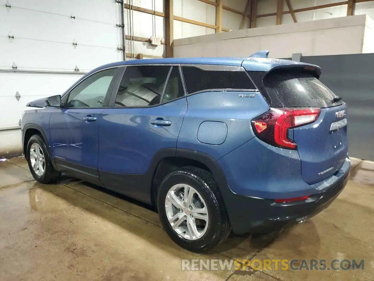 2 Photograph of a damaged car 3GKALTEG0RL338621 GMC TERRAIN 2024