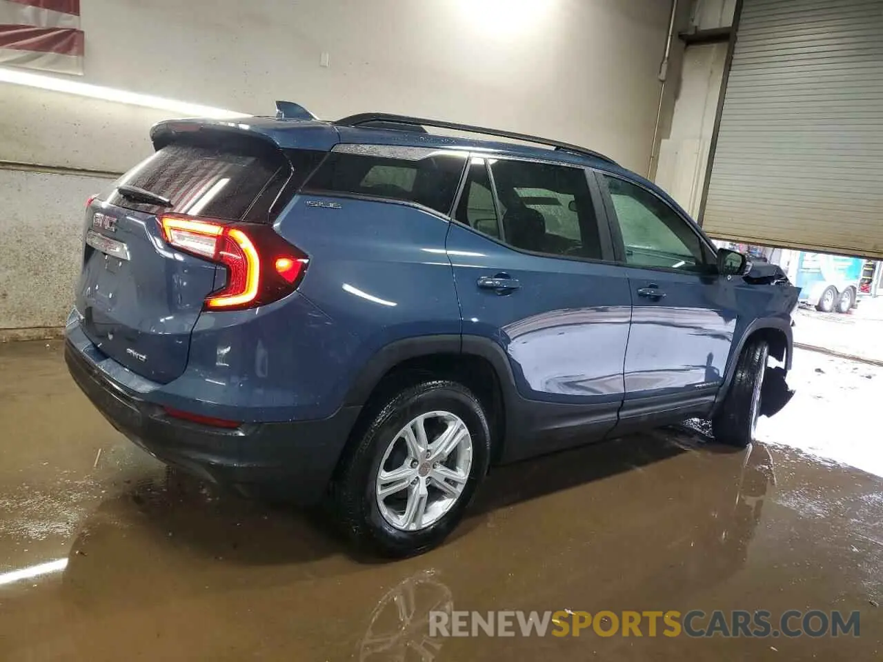 3 Photograph of a damaged car 3GKALTEG3RL117465 GMC TERRAIN 2024