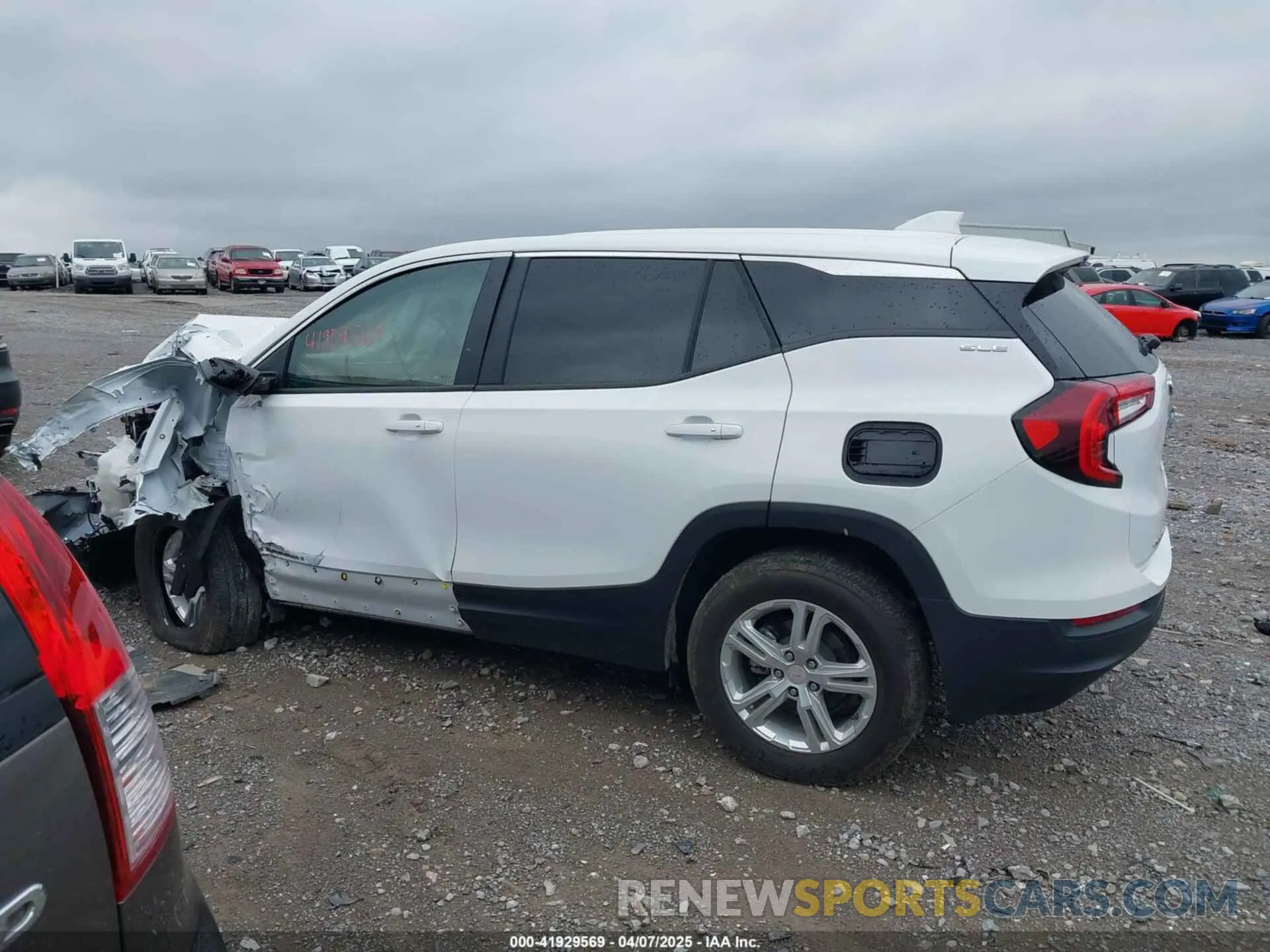 13 Photograph of a damaged car 3GKALTEG3RL215881 GMC TERRAIN 2024