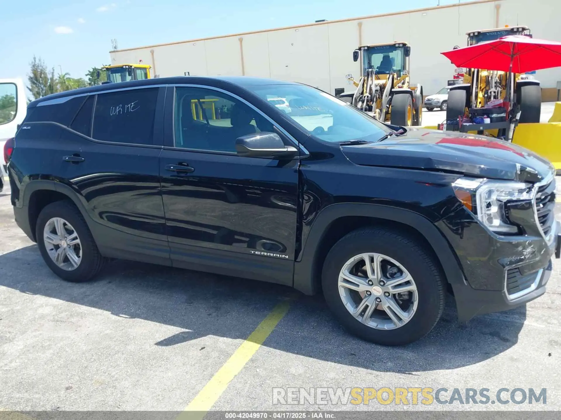 13 Photograph of a damaged car 3GKALTEG3RL376294 GMC TERRAIN 2024