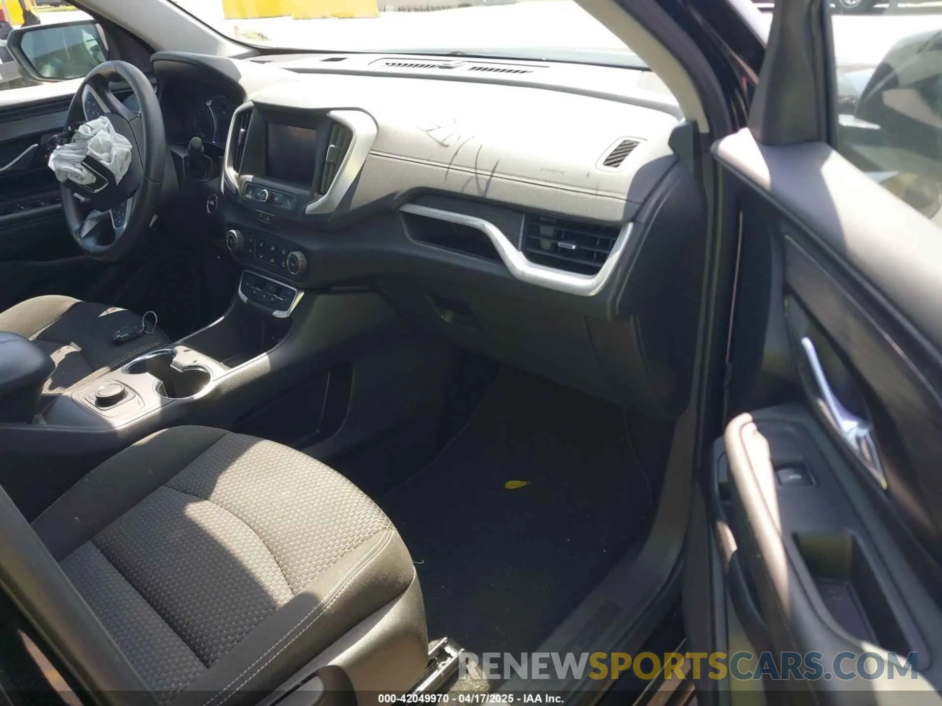 5 Photograph of a damaged car 3GKALTEG3RL376294 GMC TERRAIN 2024