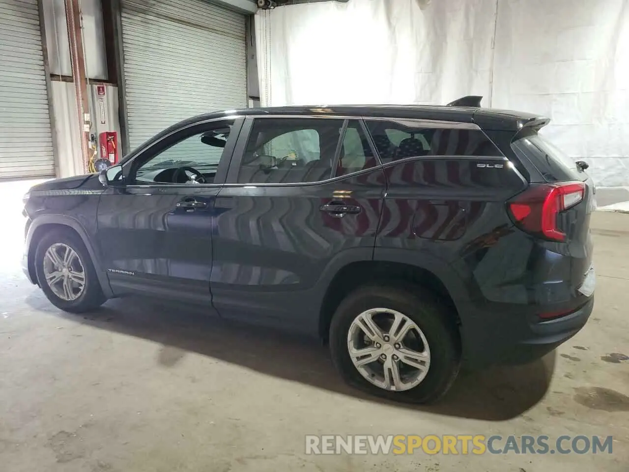 2 Photograph of a damaged car 3GKALTEG7RL335778 GMC TERRAIN 2024